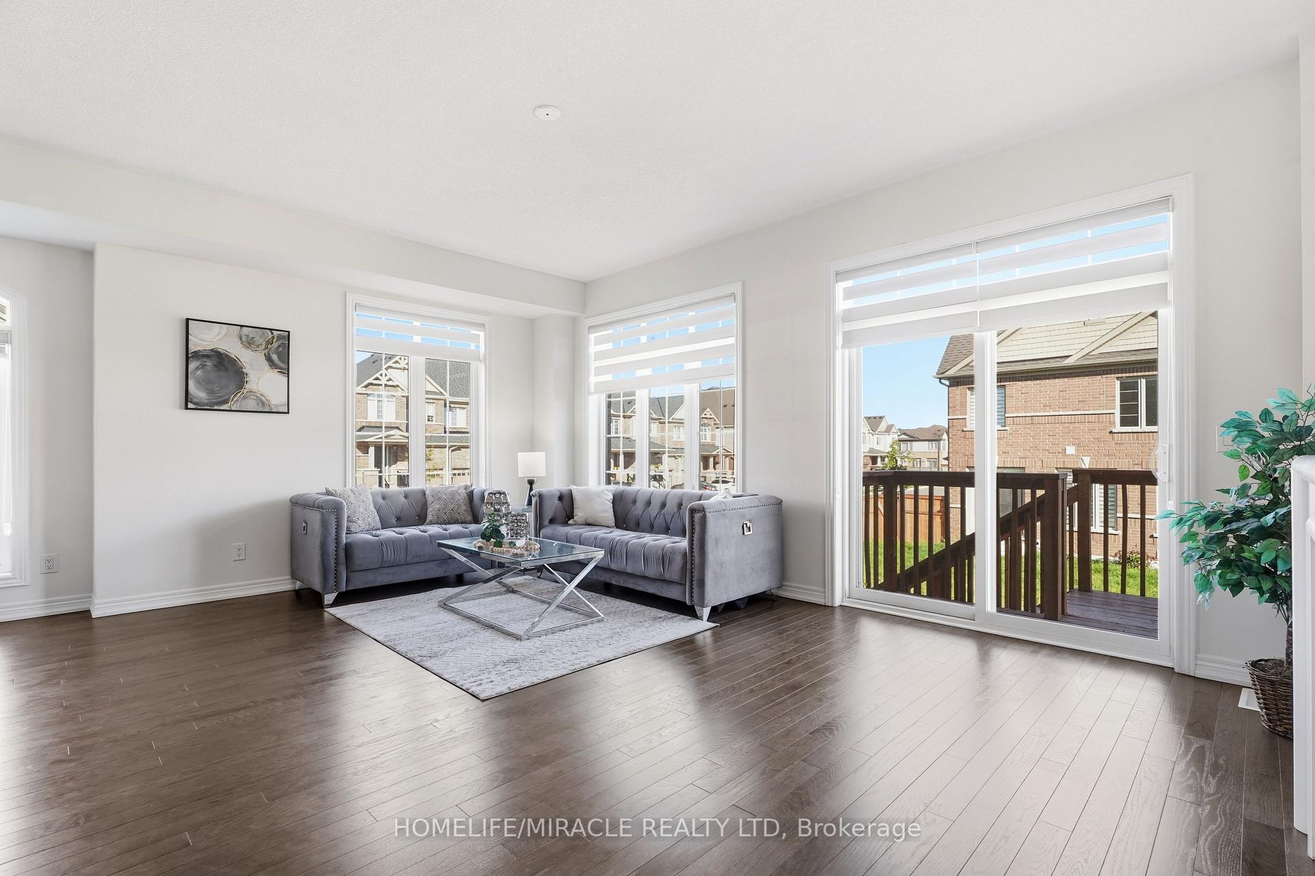 Photo 8 of 171 Broadacre Drive, Kitchener, Pioneer Park — HOMEH