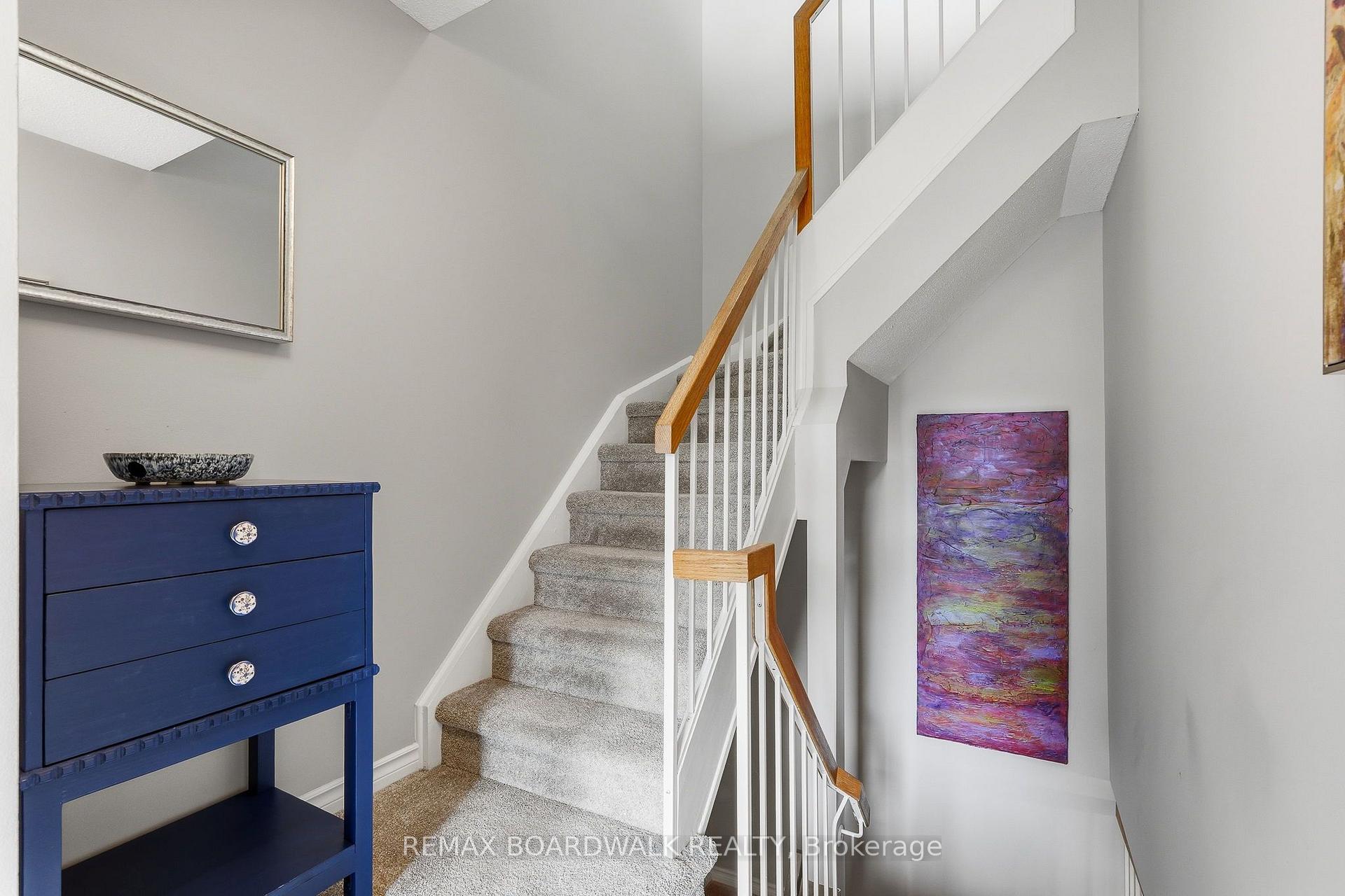 Photo 5 of Unit 209, 1760 Cabaret Lane, Ottawa, Fallingbrook/Pineridge — HOMEH
