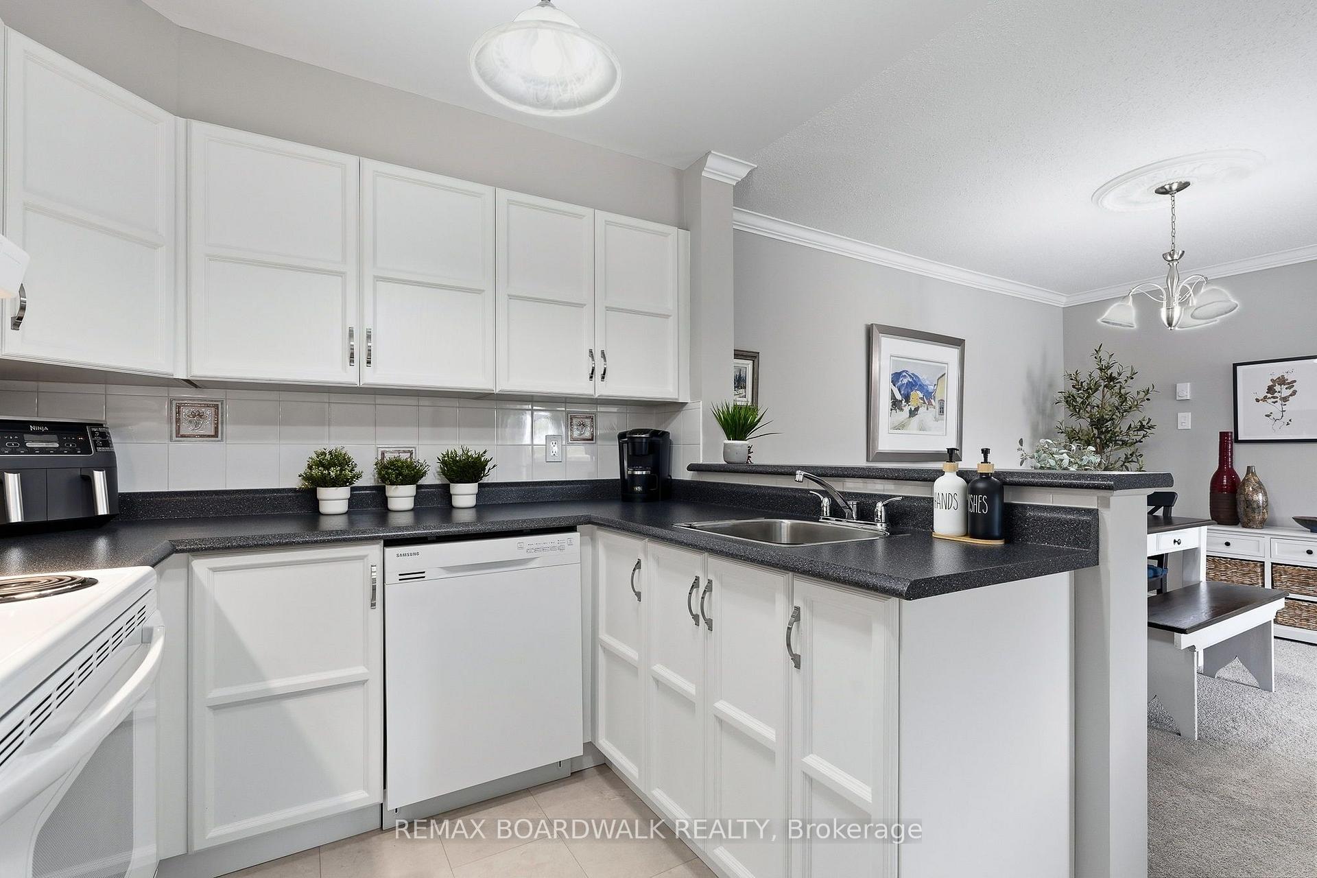 Photo 14 of Unit 209, 1760 Cabaret Lane, Ottawa, Fallingbrook/Pineridge — HOMEH
