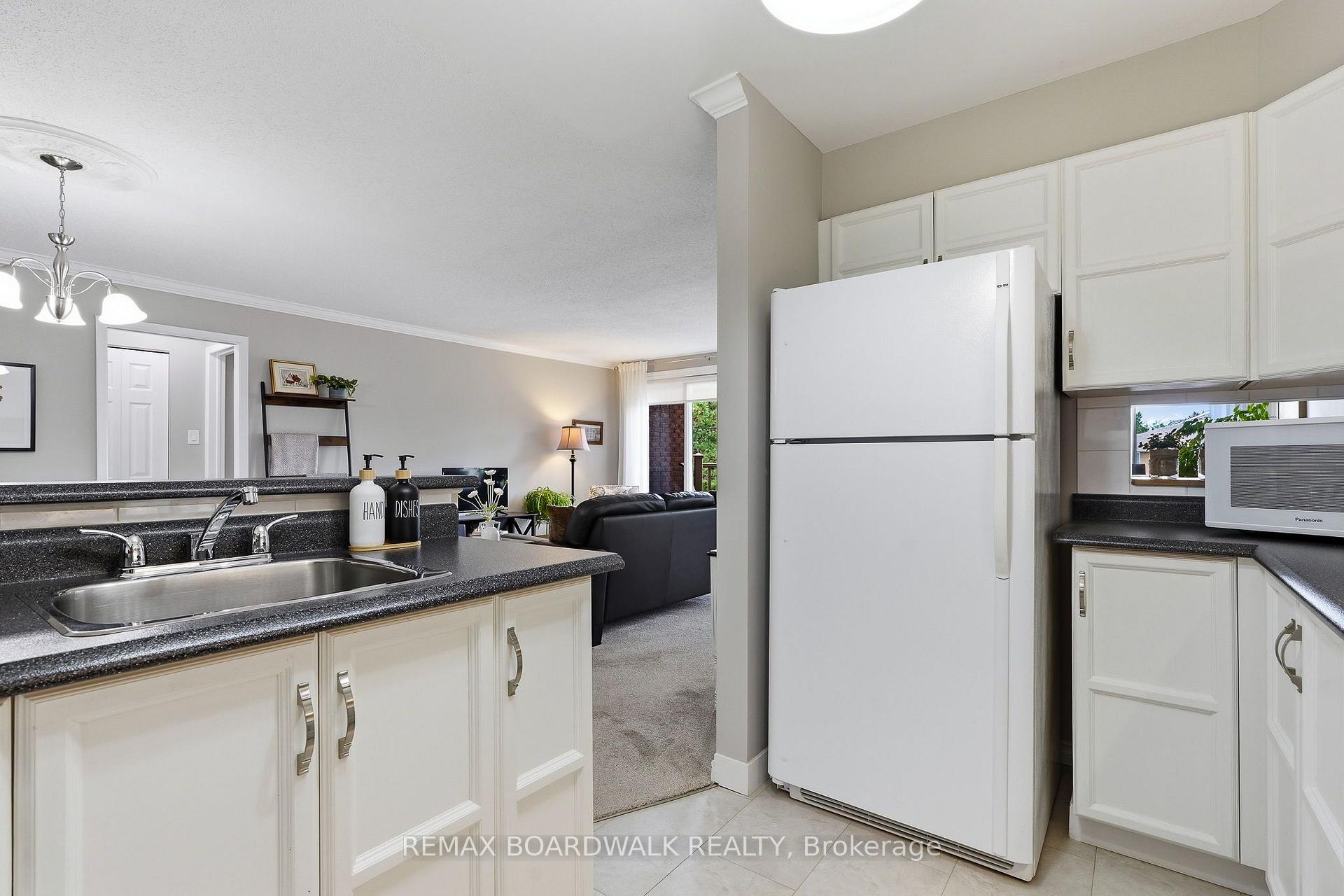 Photo 15 of Unit 209, 1760 Cabaret Lane, Ottawa, Fallingbrook/Pineridge — HOMEH
