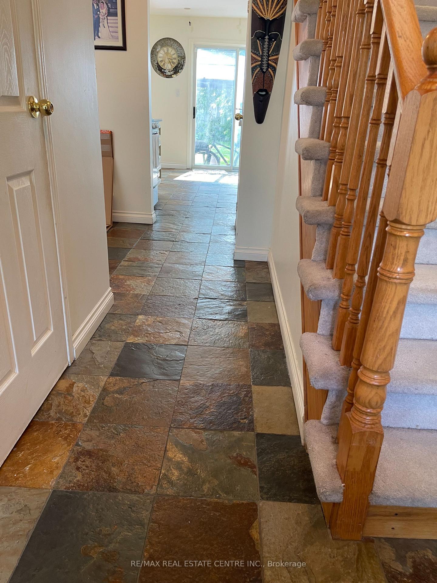 Photo 2 of 3223 Shadetree Drive, Mississauga, Meadowvale — HOMEH