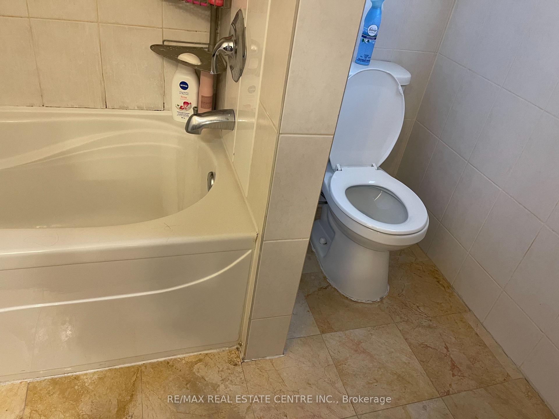 Photo 15 of 3223 Shadetree Drive, Mississauga, Meadowvale — HOMEH