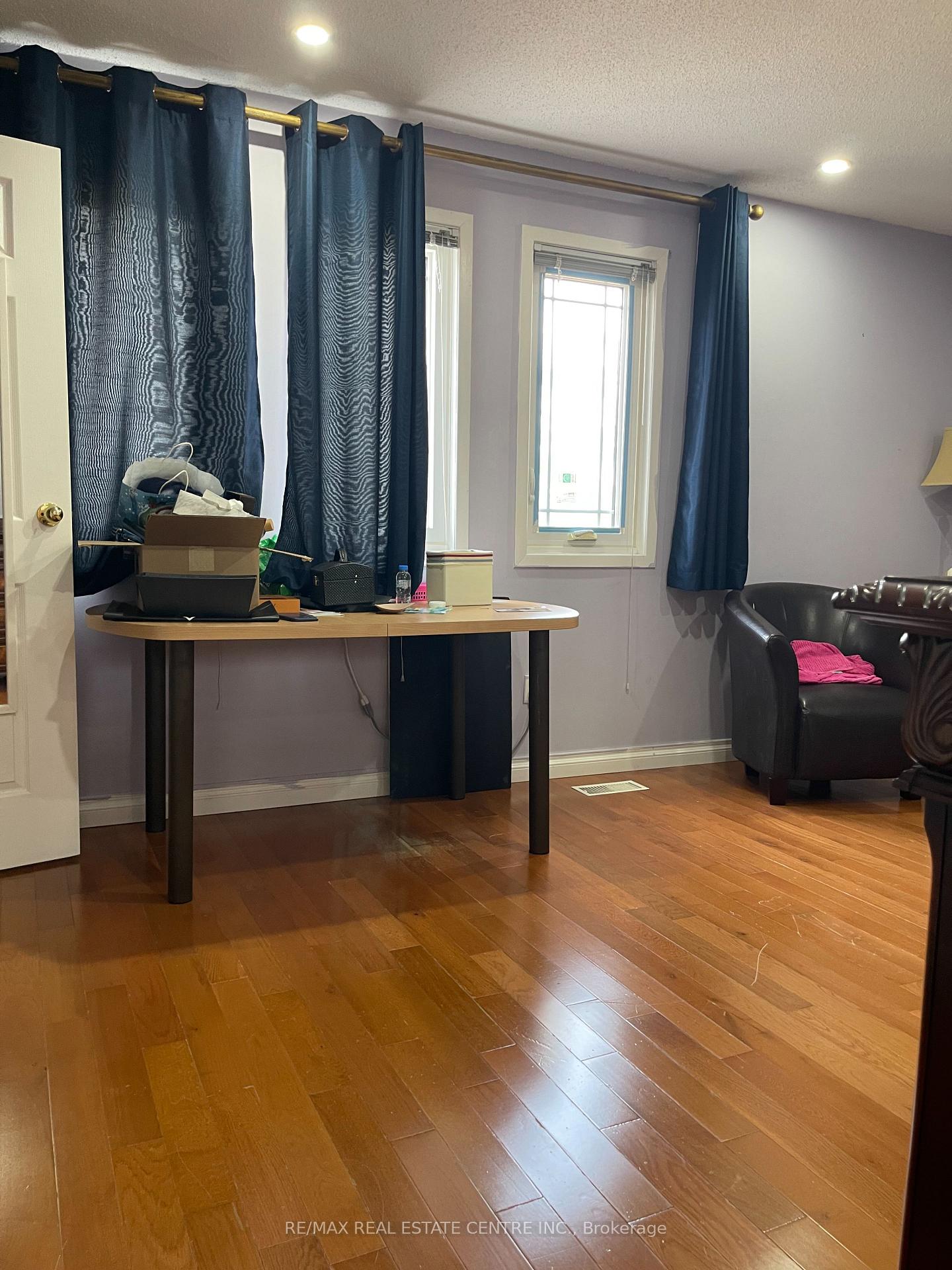 Photo 19 of 3223 Shadetree Drive, Mississauga, Meadowvale — HOMEH