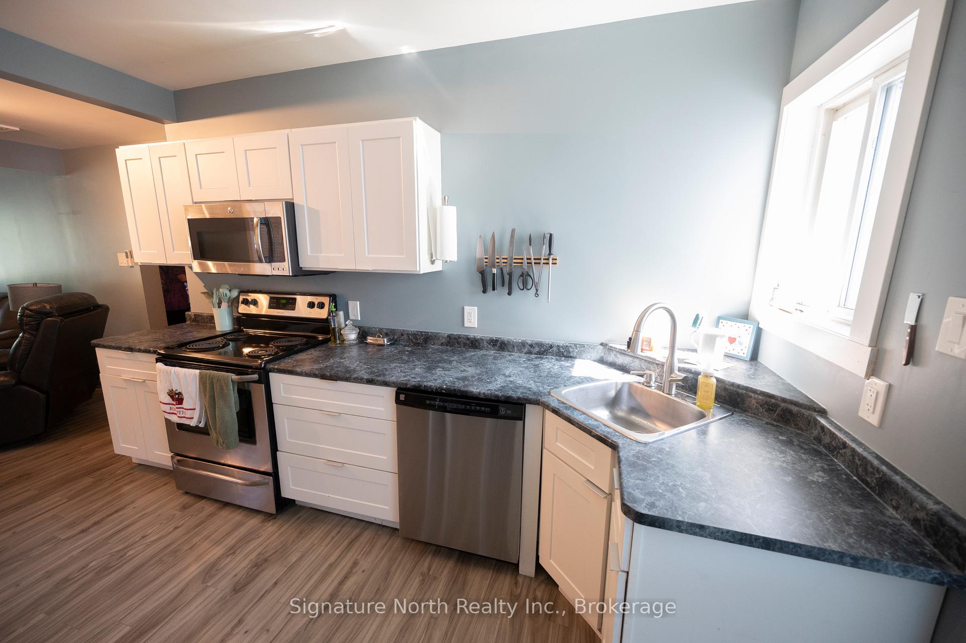 Photo 9 of 184 Mary Street E, Thunder Bay, Westfort — HOMEH