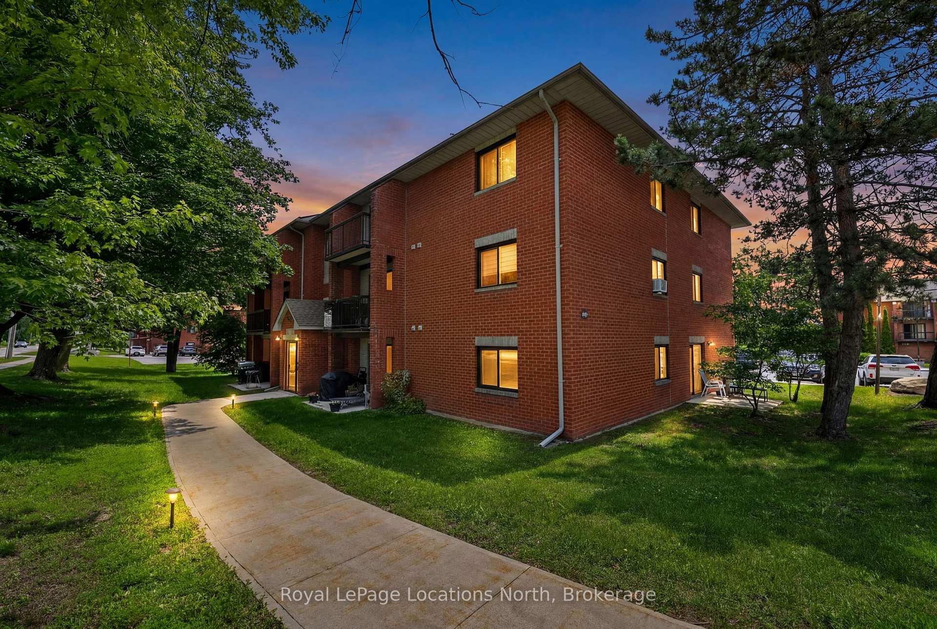 Photo 2 of Unit D7, 163 Edgehill Drive, Barrie, Letitia Heights — HOMEH