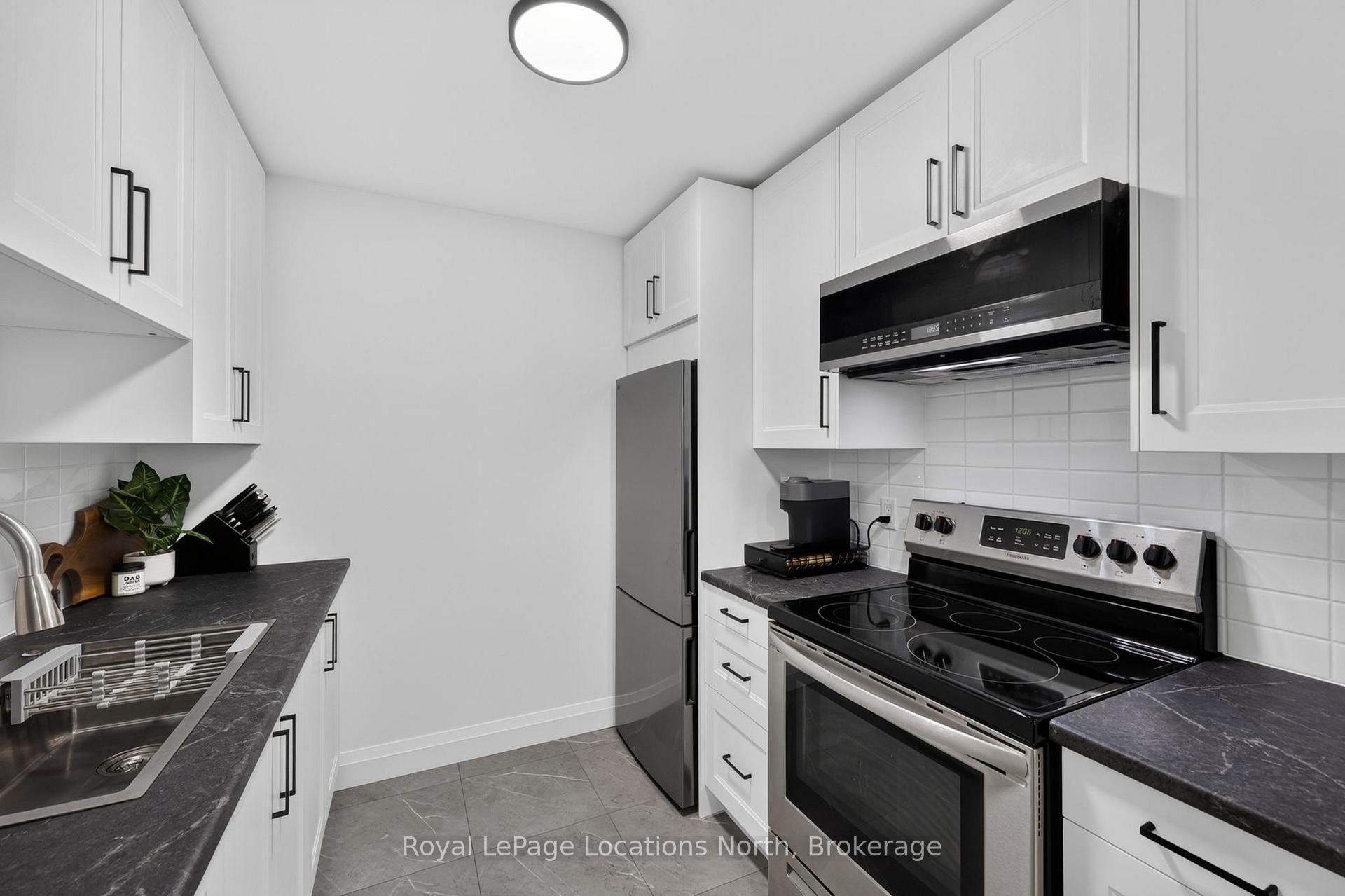 Photo 11 of Unit D7, 163 Edgehill Drive, Barrie, Letitia Heights — HOMEH