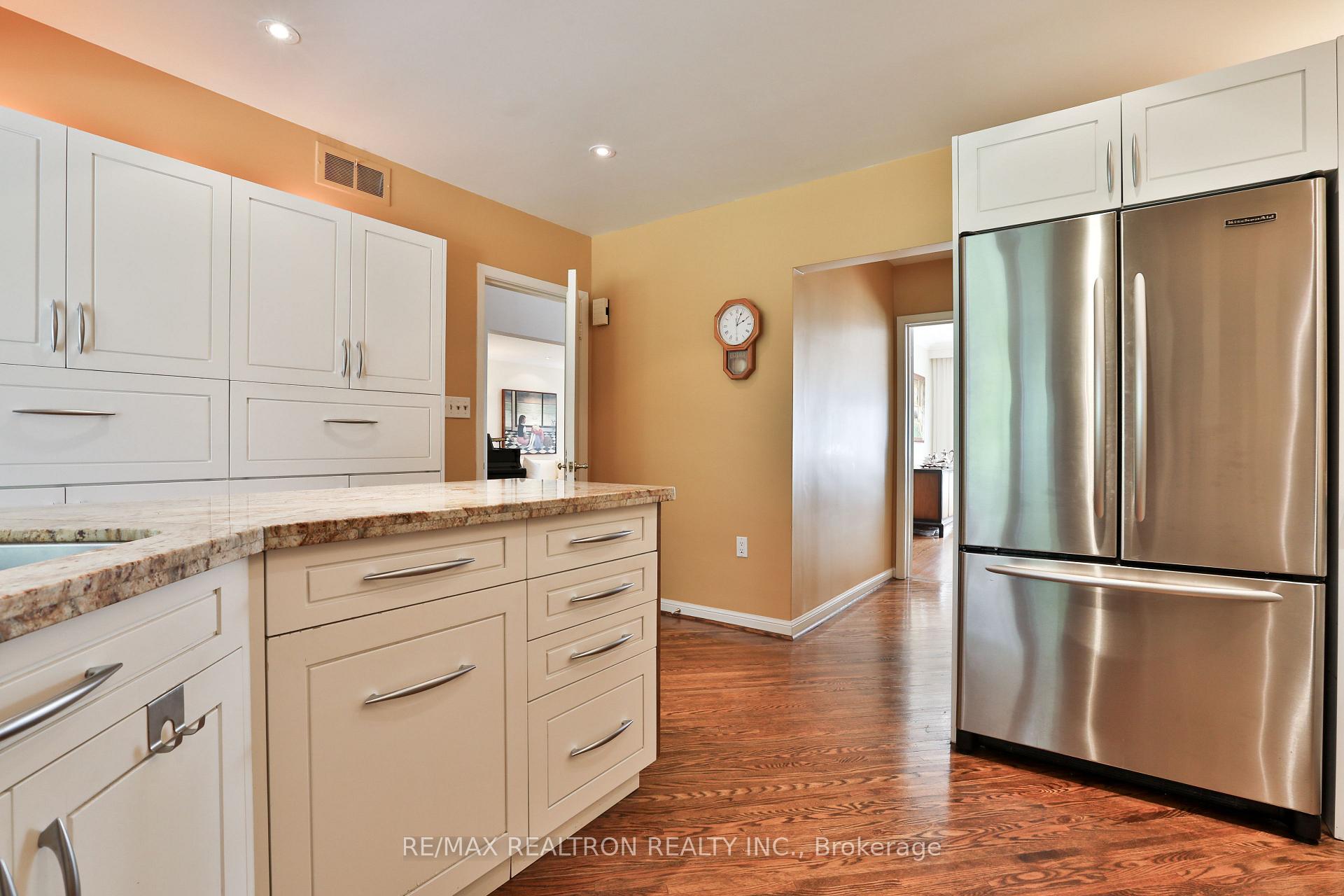 Photo 4 of 706 Briar Hill Avenue, Toronto, Forest Hill North — HOMEH