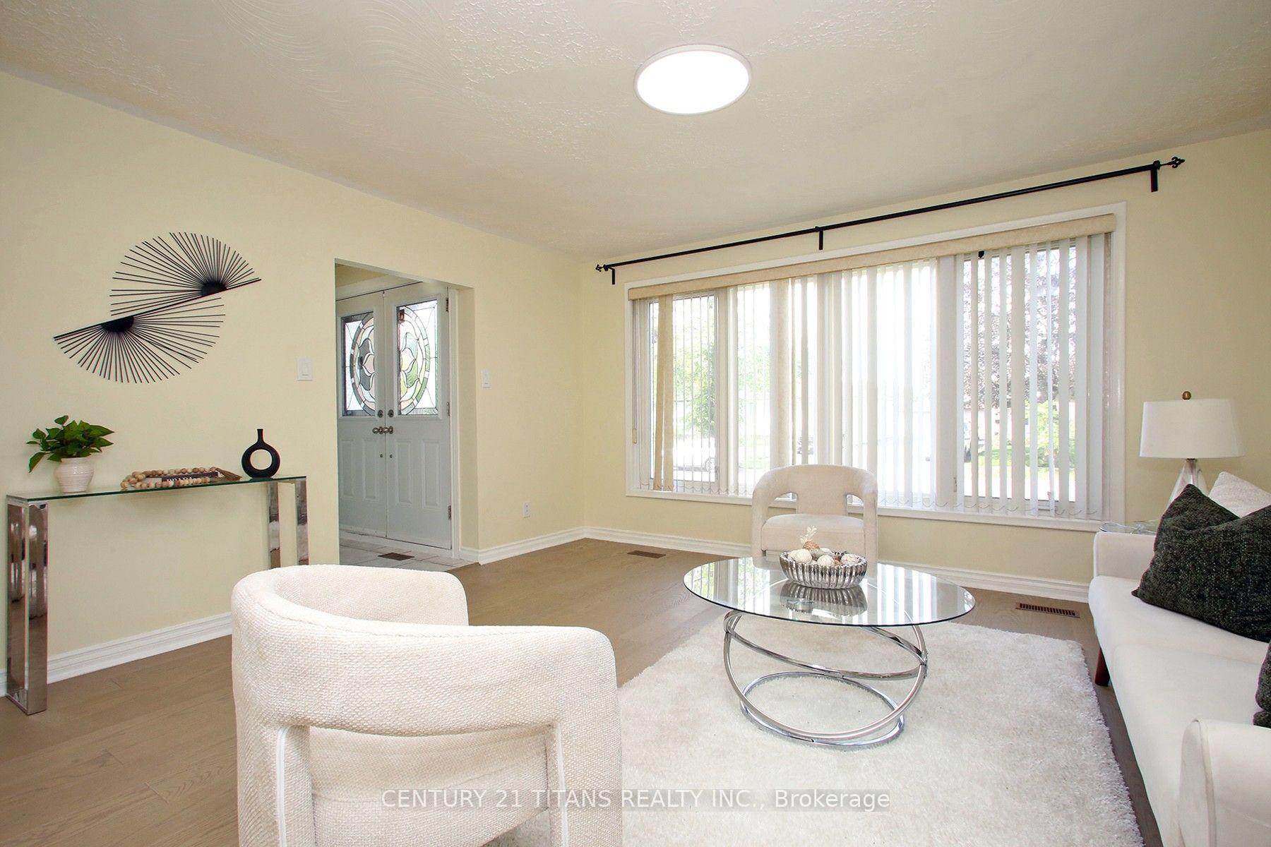 Photo 9 of 31 Monterrey Drive, Etobicoke, Thistletown-Beaumonde Heights — HOMEH