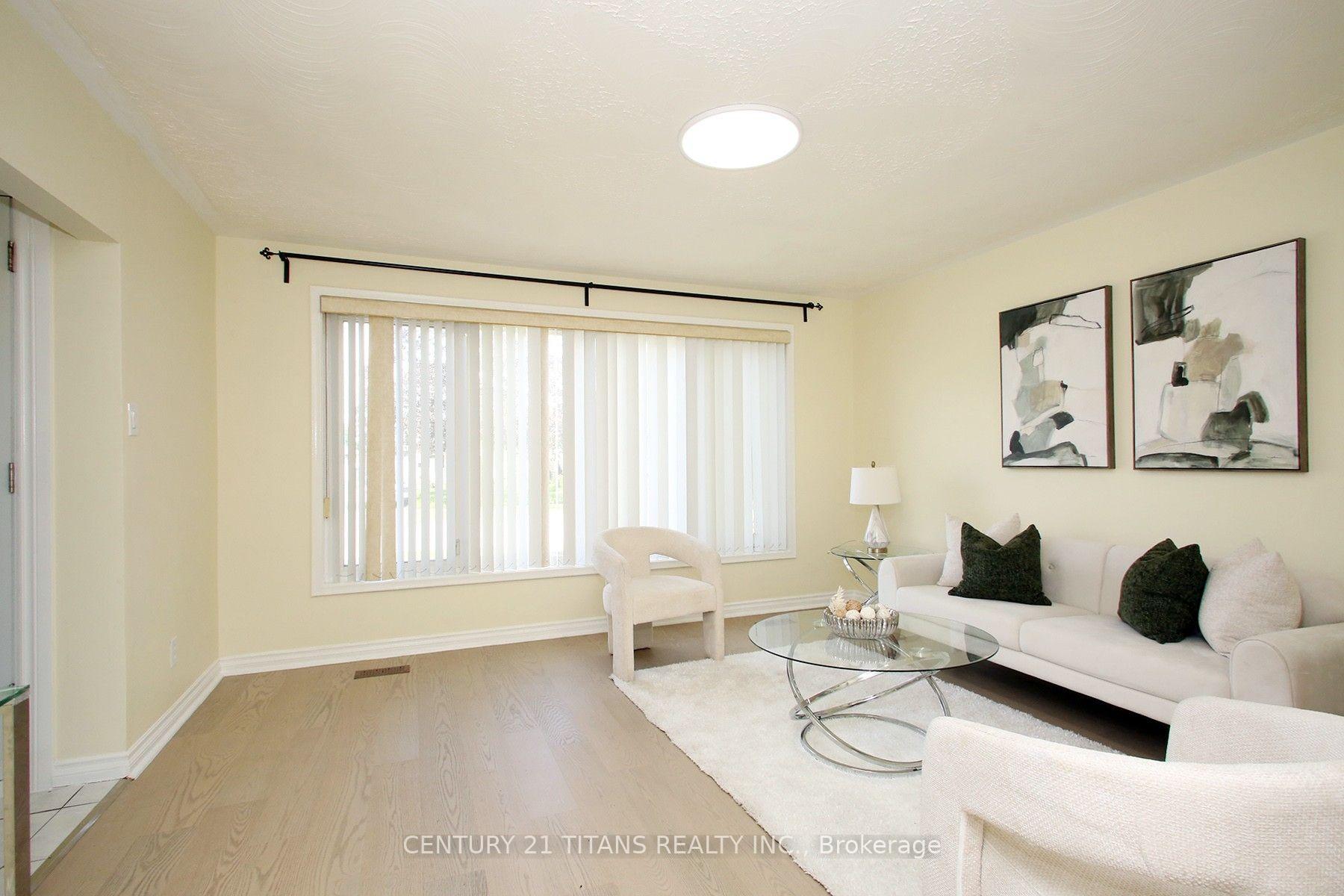 Photo 10 of 31 Monterrey Drive, Etobicoke, Thistletown-Beaumonde Heights — HOMEH