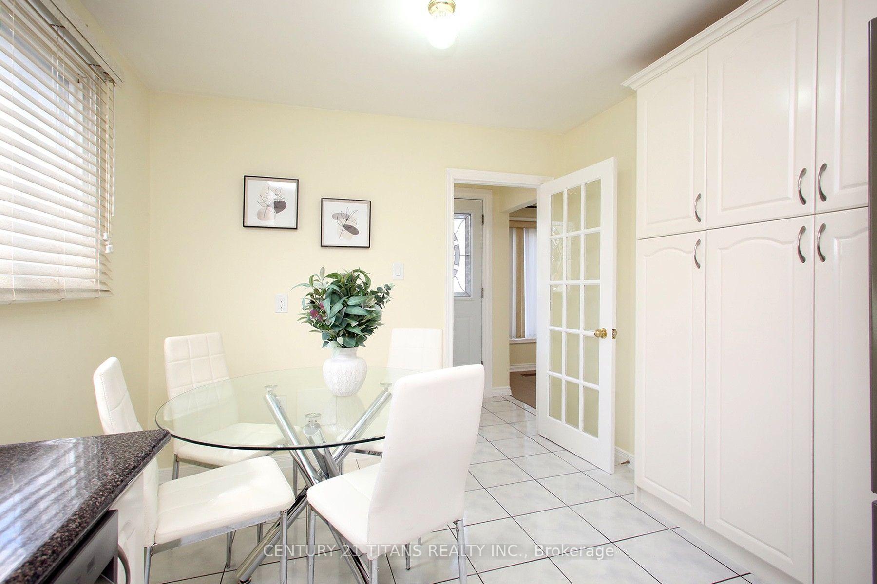 Photo 12 of 31 Monterrey Drive, Etobicoke, Thistletown-Beaumonde Heights — HOMEH