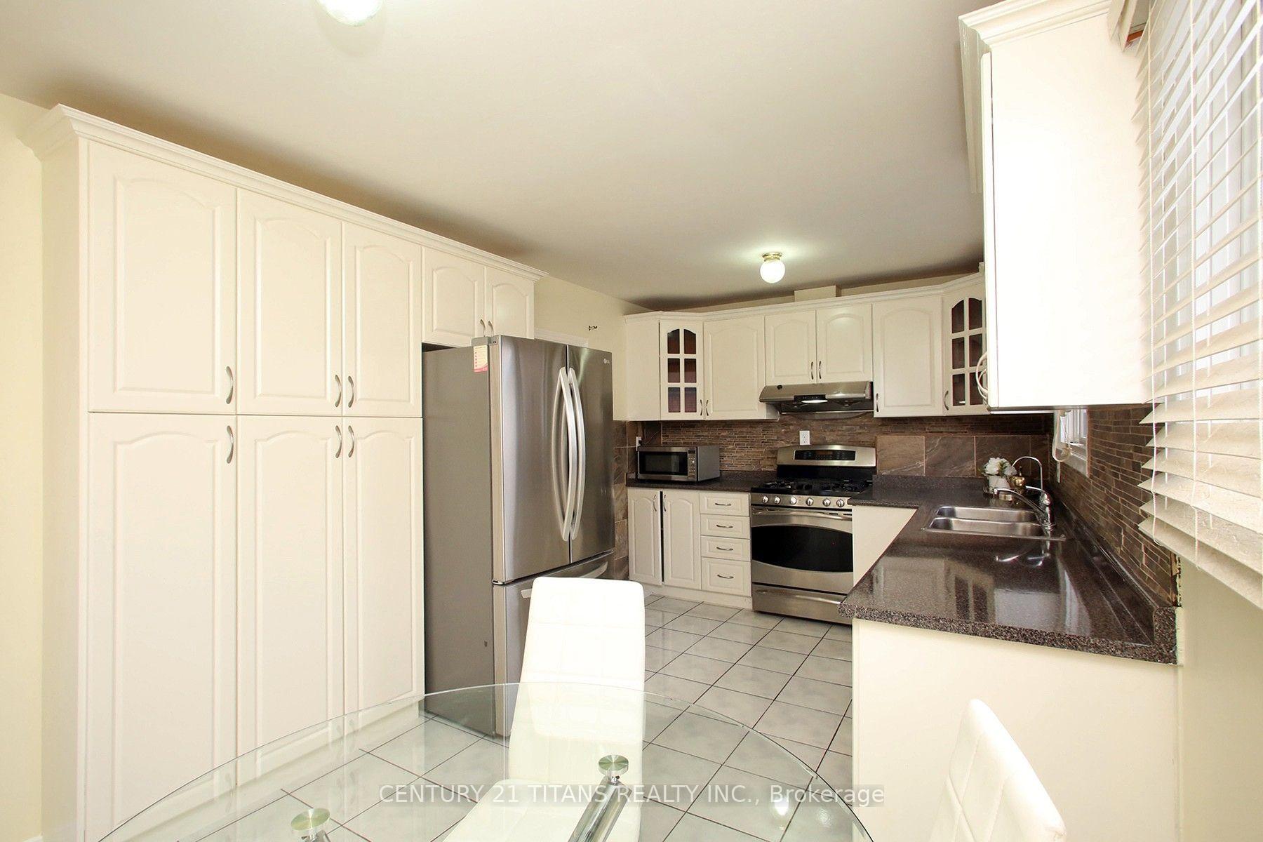 Photo 16 of 31 Monterrey Drive, Etobicoke, Thistletown-Beaumonde Heights — HOMEH