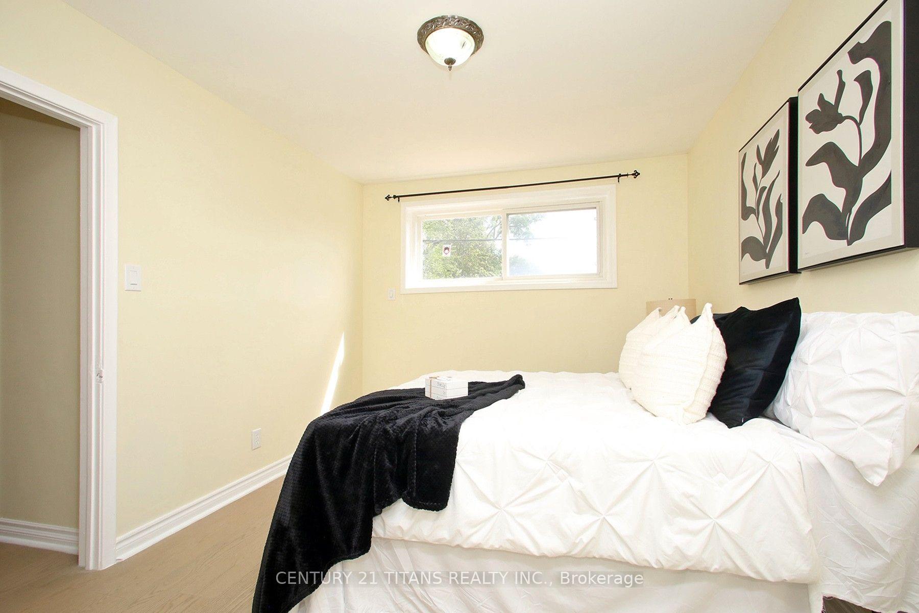 Photo 18 of 31 Monterrey Drive, Etobicoke, Thistletown-Beaumonde Heights — HOMEH