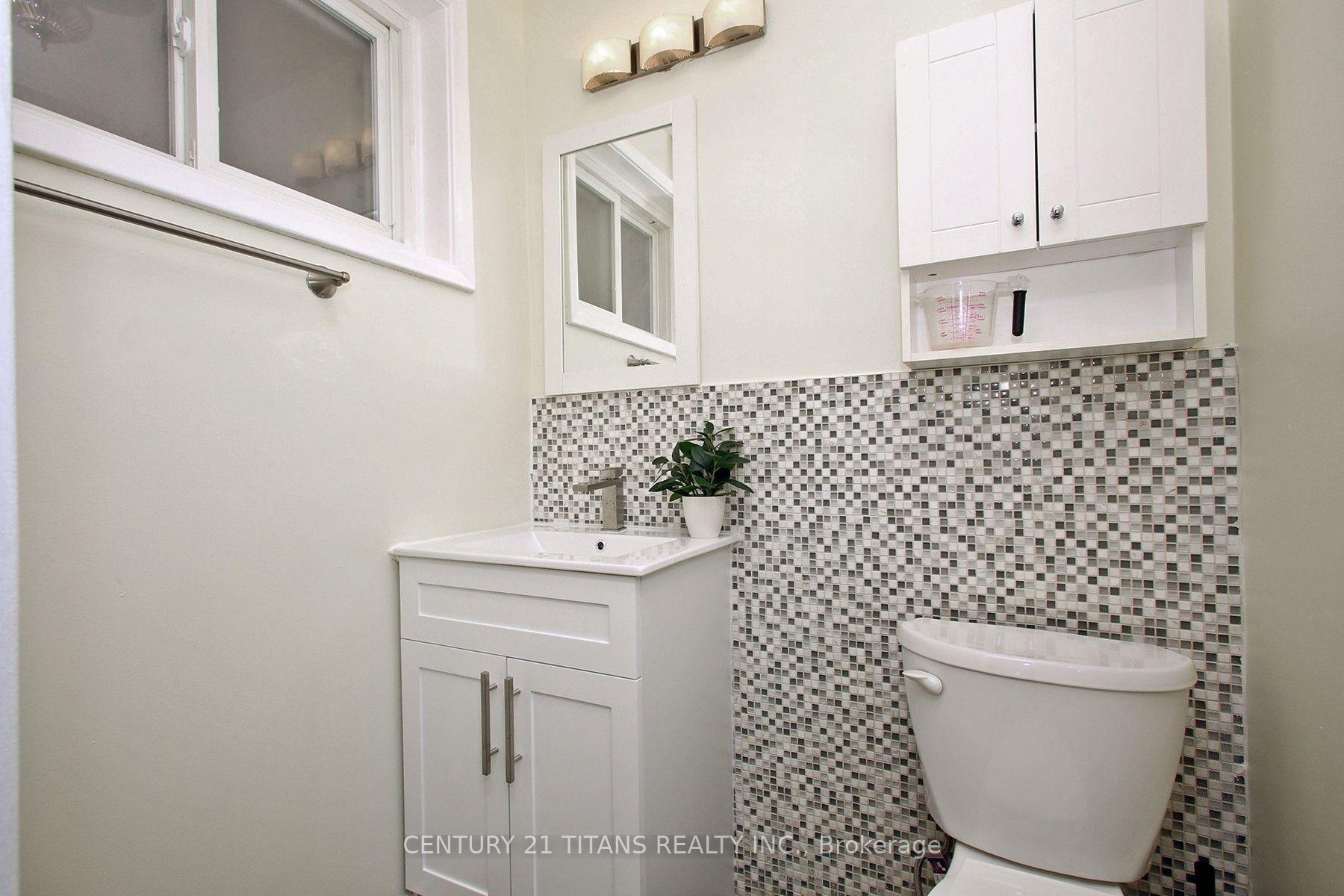 Photo 19 of 31 Monterrey Drive, Etobicoke, Thistletown-Beaumonde Heights — HOMEH