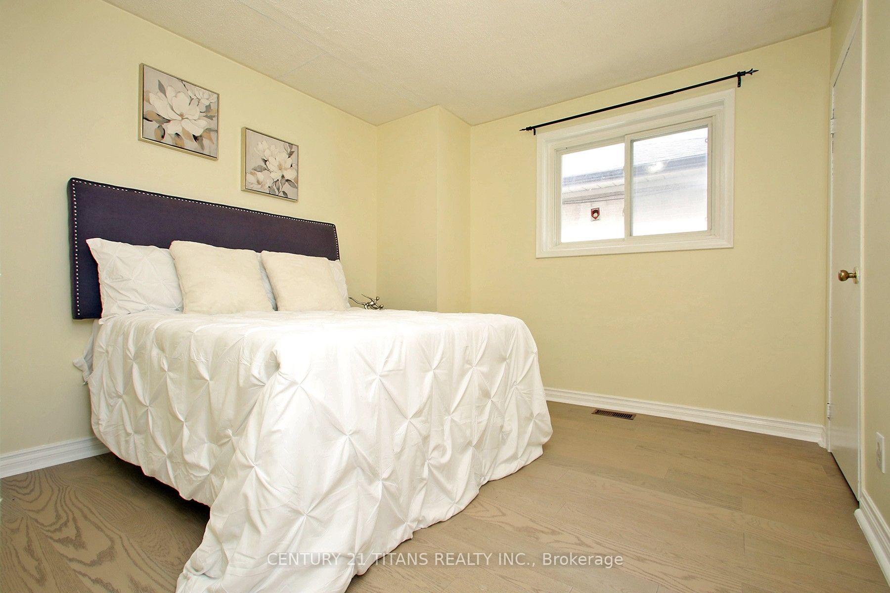 Photo 21 of 31 Monterrey Drive, Etobicoke, Thistletown-Beaumonde Heights — HOMEH