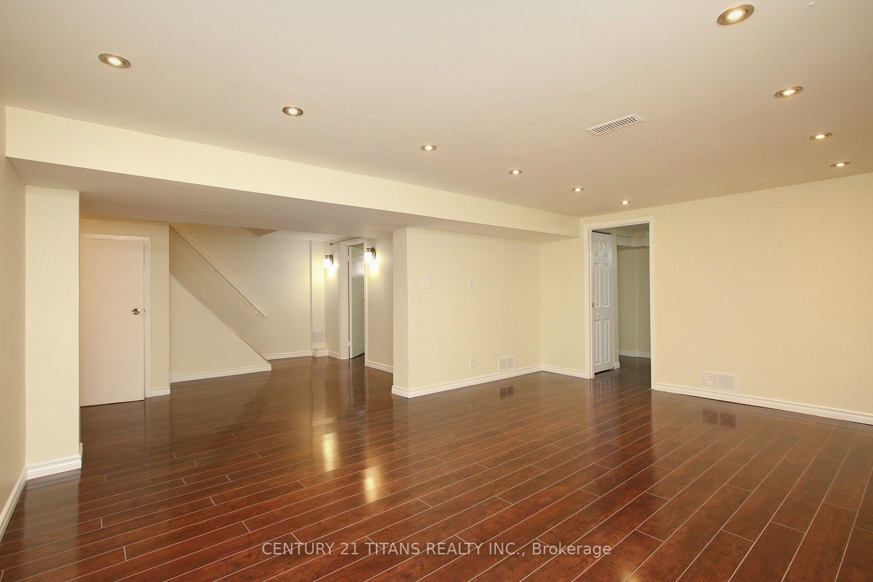 Photo 23 of 31 Monterrey Drive, Etobicoke, Thistletown-Beaumonde Heights — HOMEH