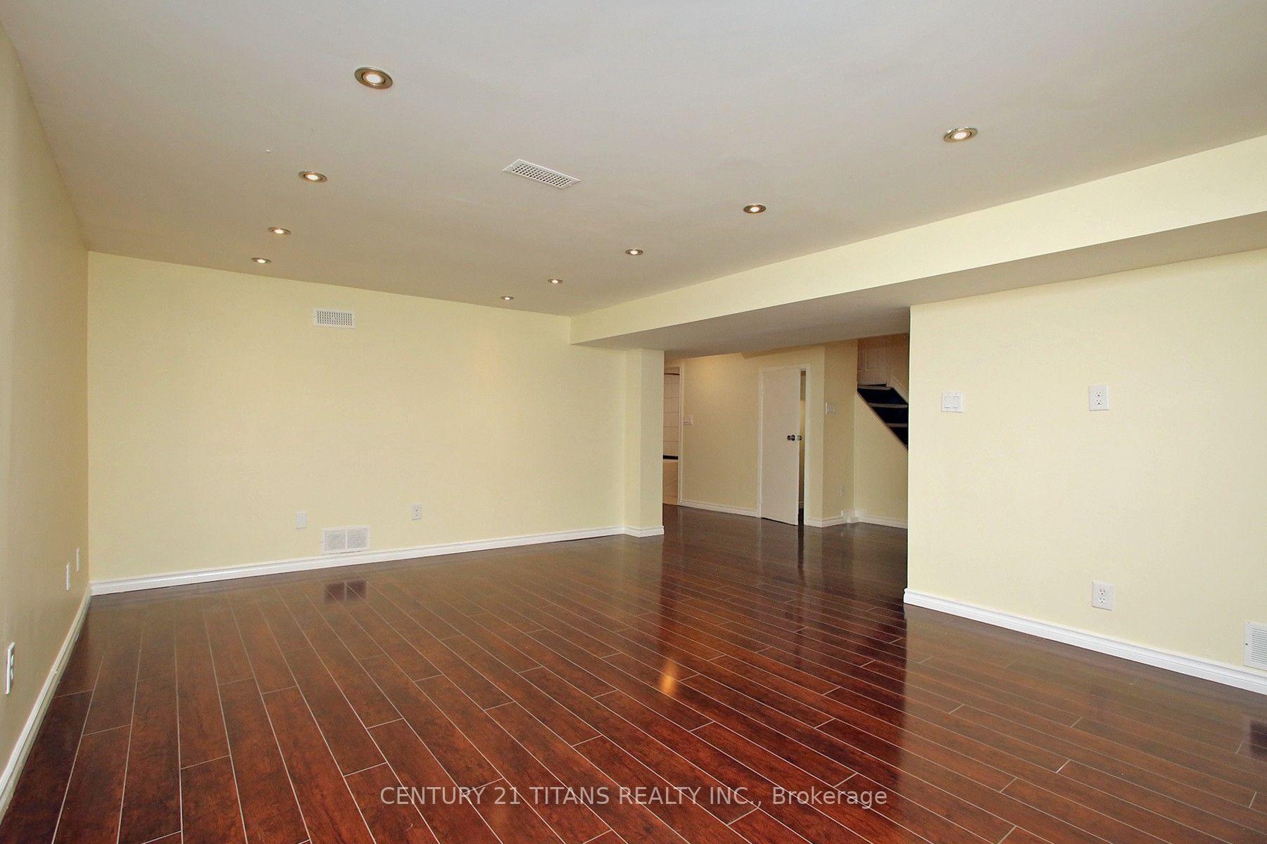Photo 24 of 31 Monterrey Drive, Etobicoke, Thistletown-Beaumonde Heights — HOMEH