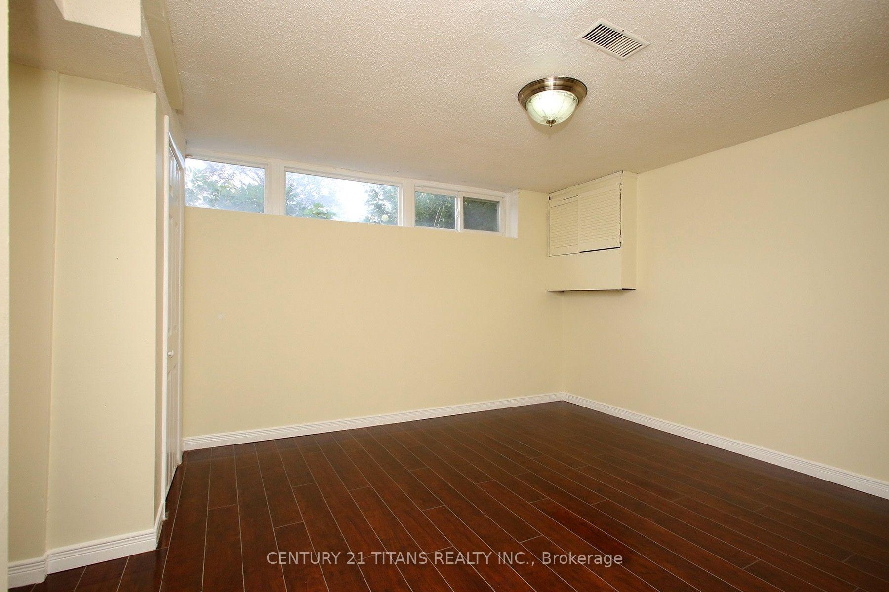 Photo 27 of 31 Monterrey Drive, Etobicoke, Thistletown-Beaumonde Heights — HOMEH