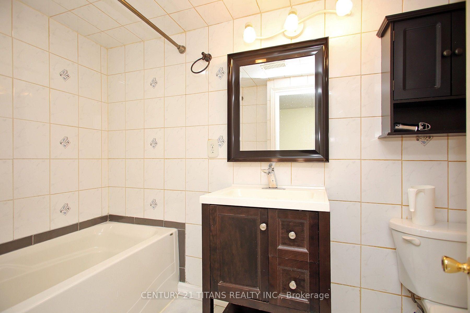 Photo 29 of 31 Monterrey Drive, Etobicoke, Thistletown-Beaumonde Heights — HOMEH