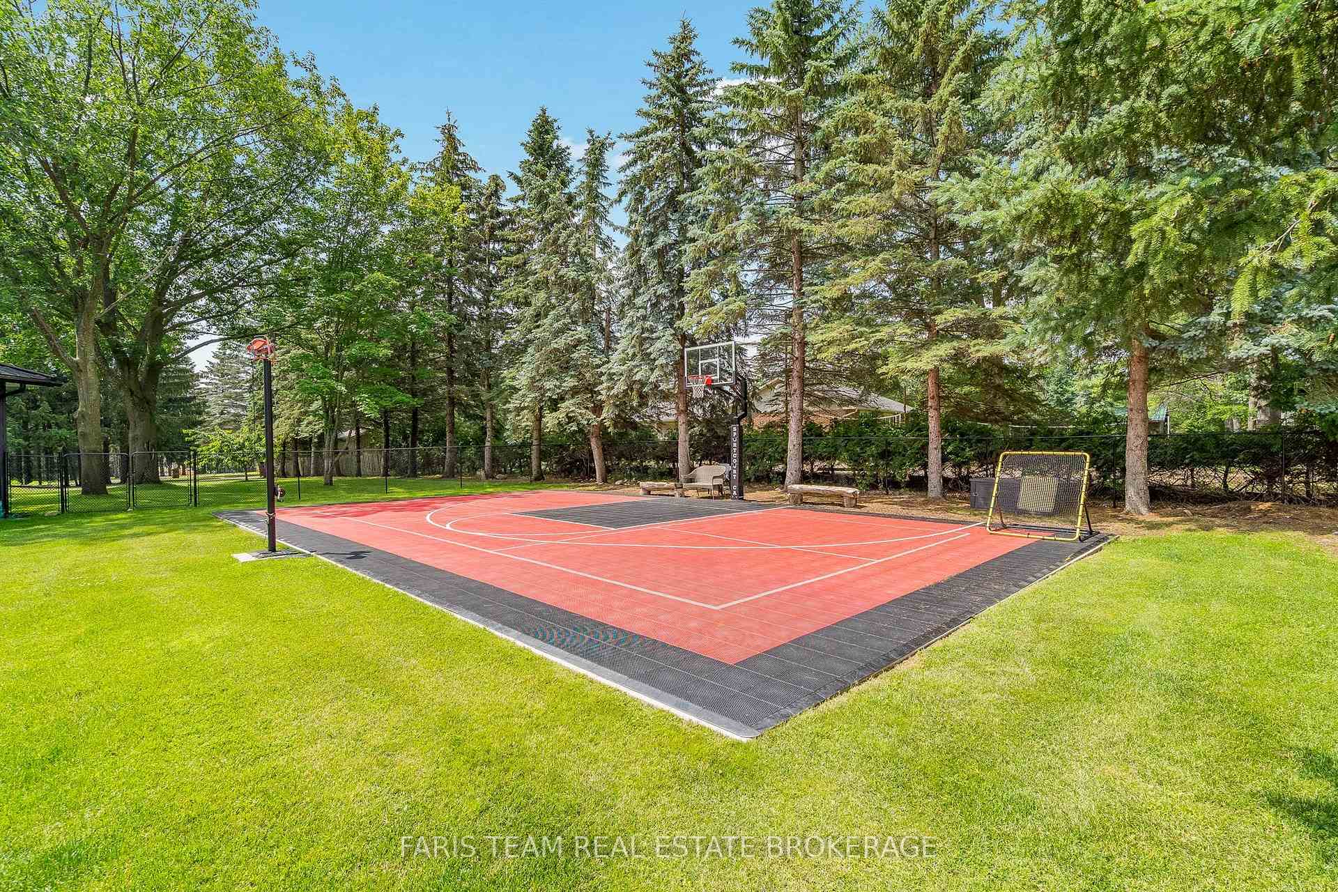 Photo 4 of 223A Hickory Lane, Barrie, Bayshore — HOMEH