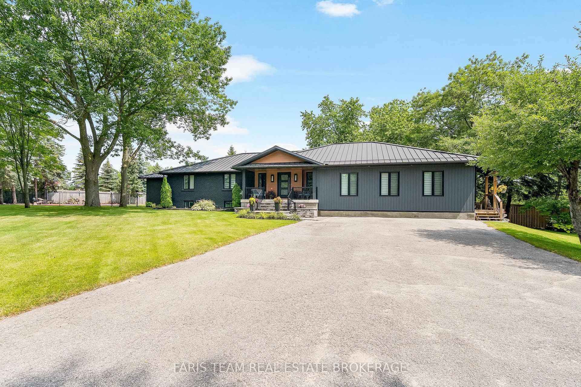Photo 10 of 223A Hickory Lane, Barrie, Bayshore — HOMEH