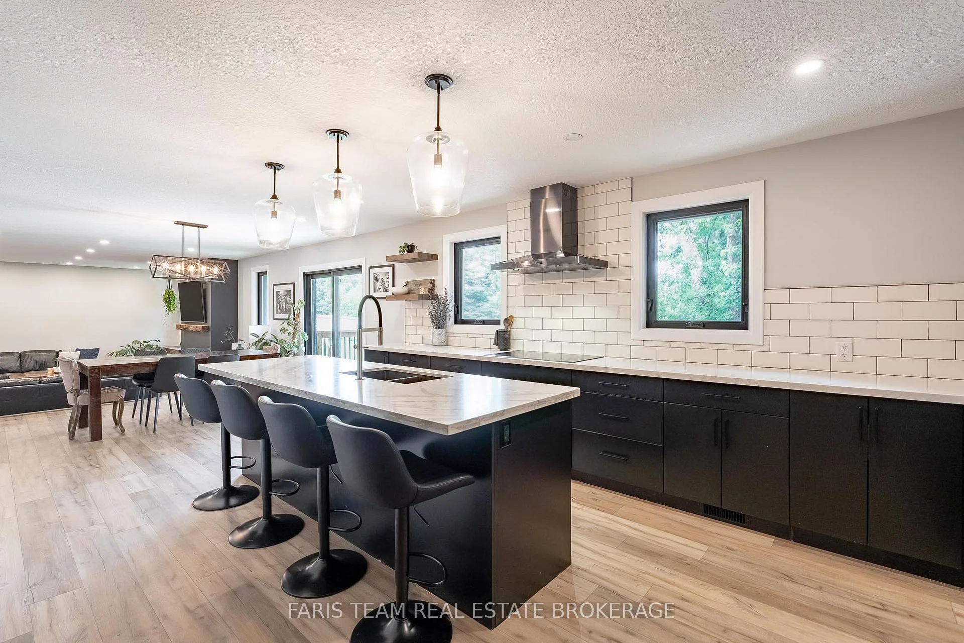 Photo 26 of 223A Hickory Lane, Barrie, Bayshore — HOMEH