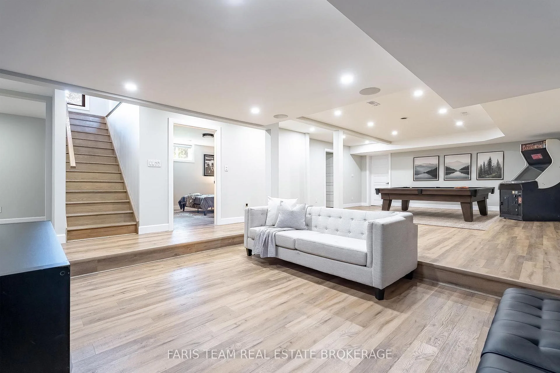 Photo 75 of 223A Hickory Lane, Barrie, Bayshore — HOMEH