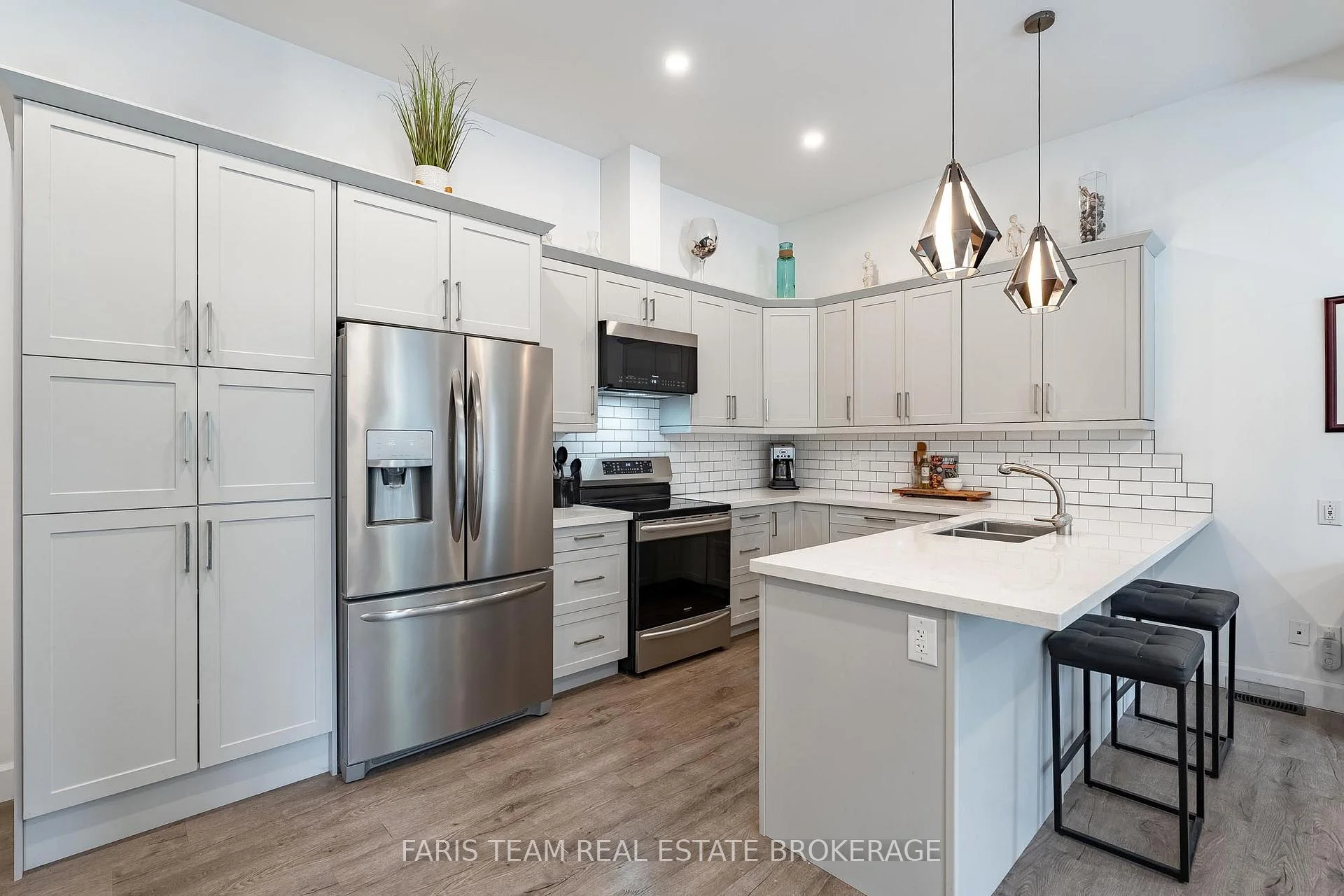 Photo 86 of 223A Hickory Lane, Barrie, Bayshore — HOMEH