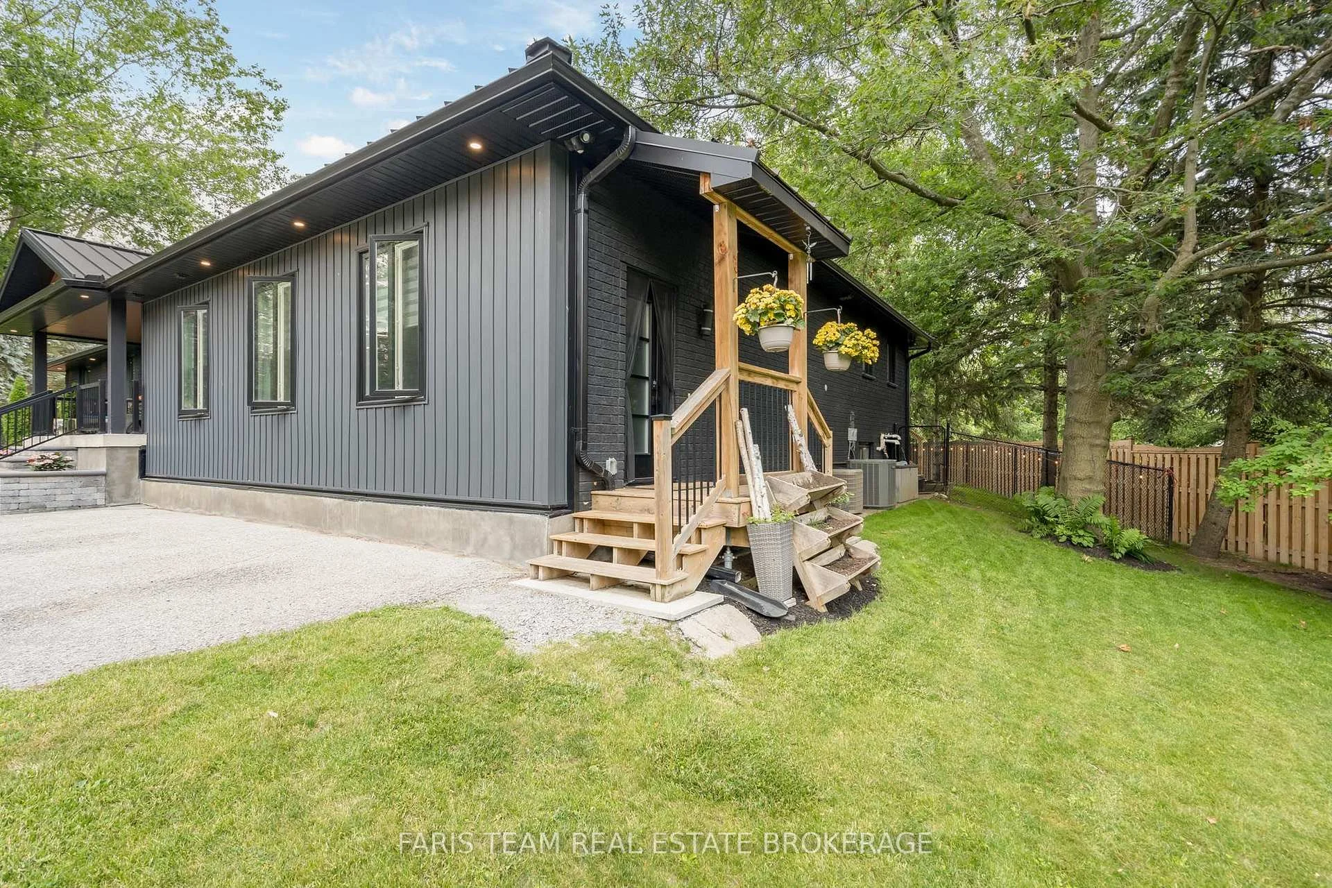 Photo 90 of 223A Hickory Lane, Barrie, Bayshore — HOMEH