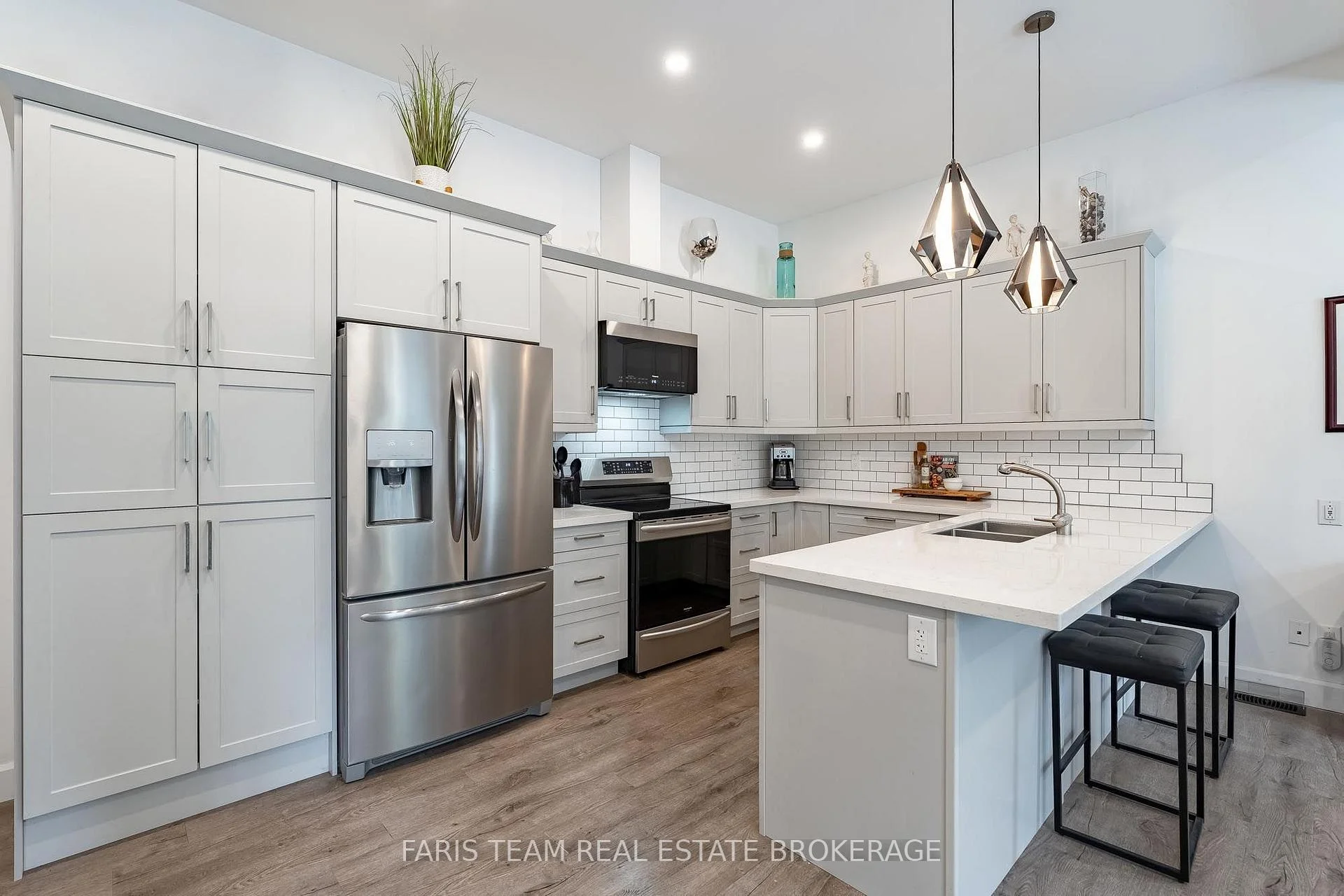 Photo 93 of 223A Hickory Lane, Barrie, Bayshore — HOMEH