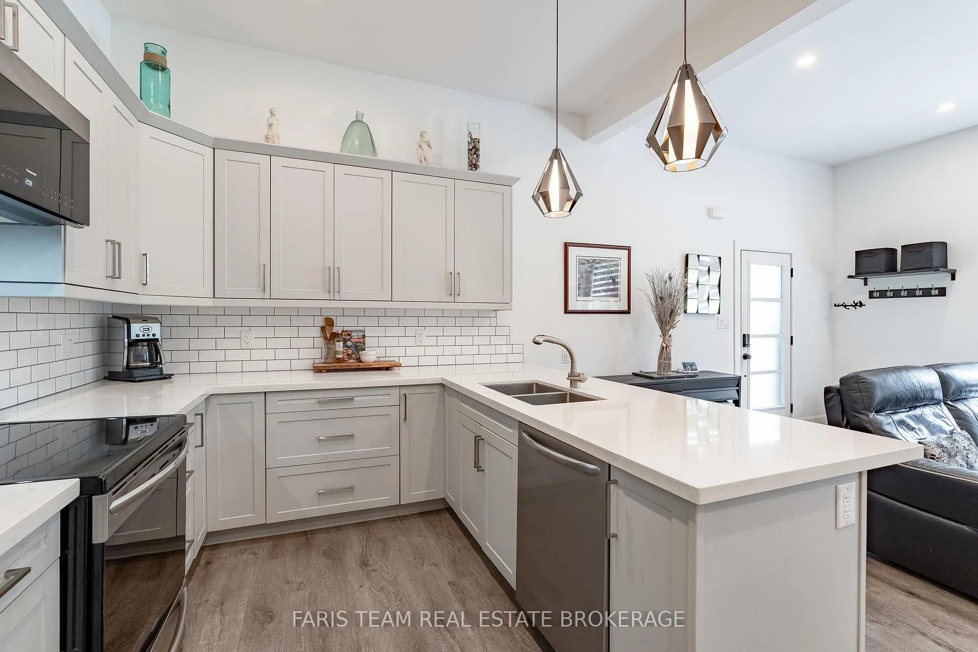 Photo 99 of 223A Hickory Lane, Barrie, Bayshore — HOMEH