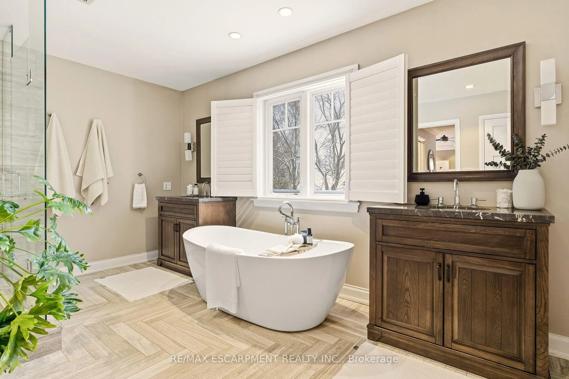 Photo 18 of 640 George Street, Burlington, Brant — HOMEH