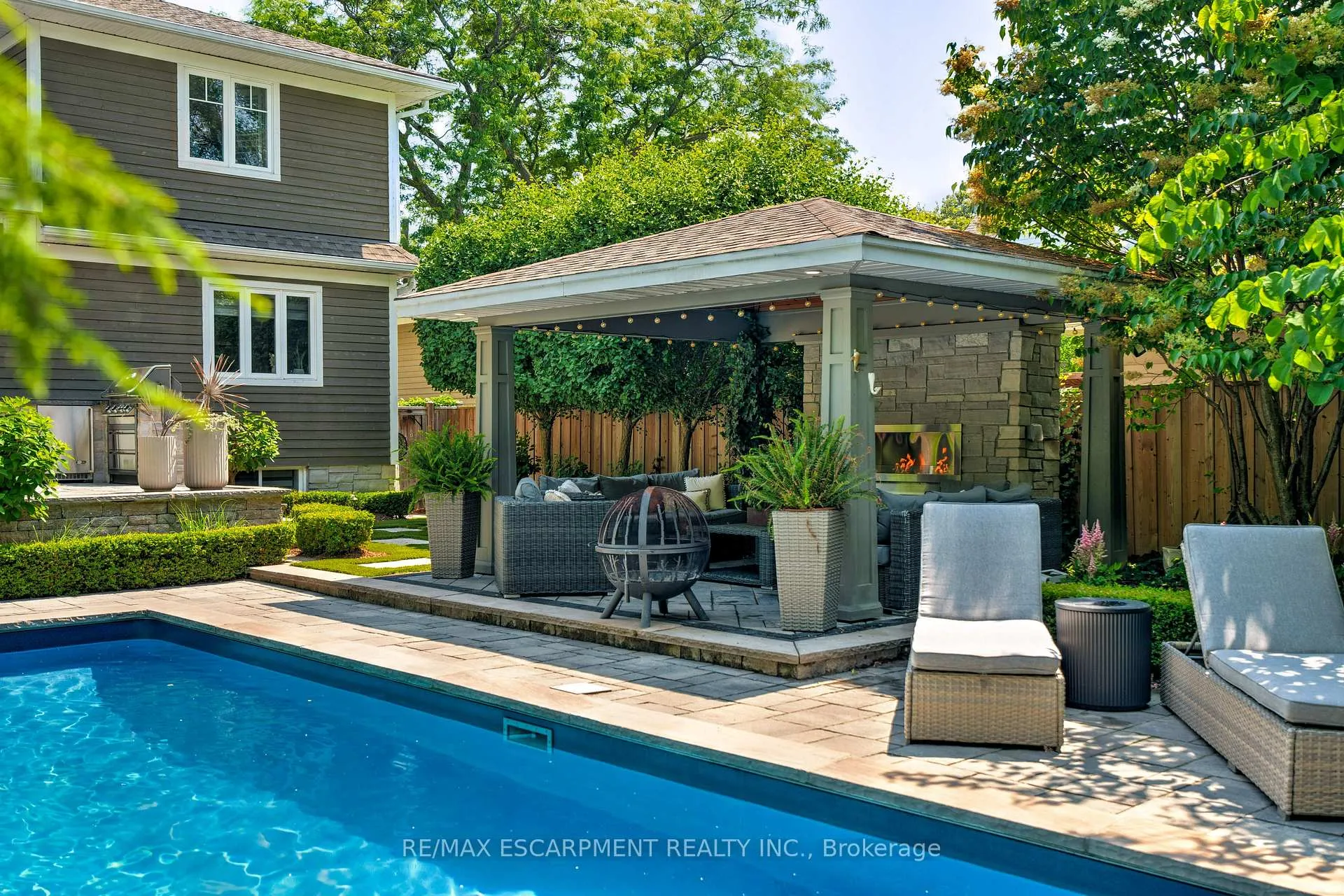 Photo 35 of 640 George Street, Burlington, Brant — HOMEH