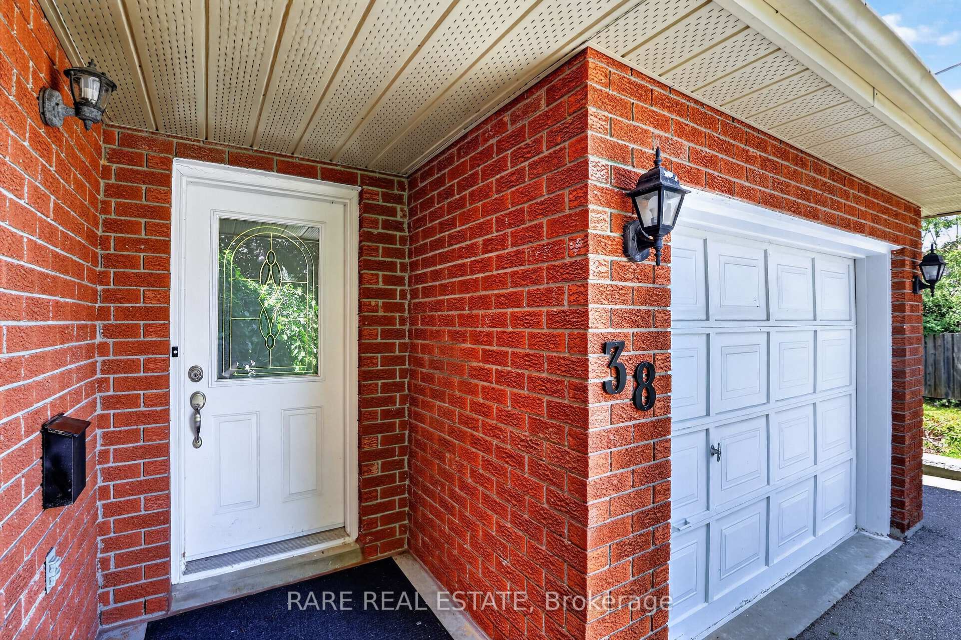 Photo 4 of 38 Lay Street, Barrie, Wellington — HOMEH