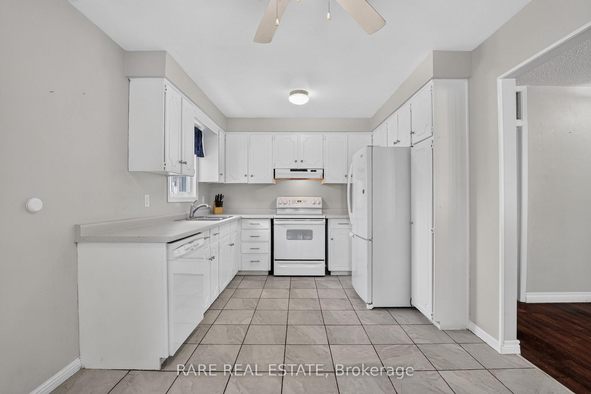 Photo 10 of 38 Lay Street, Barrie, Wellington — HOMEH