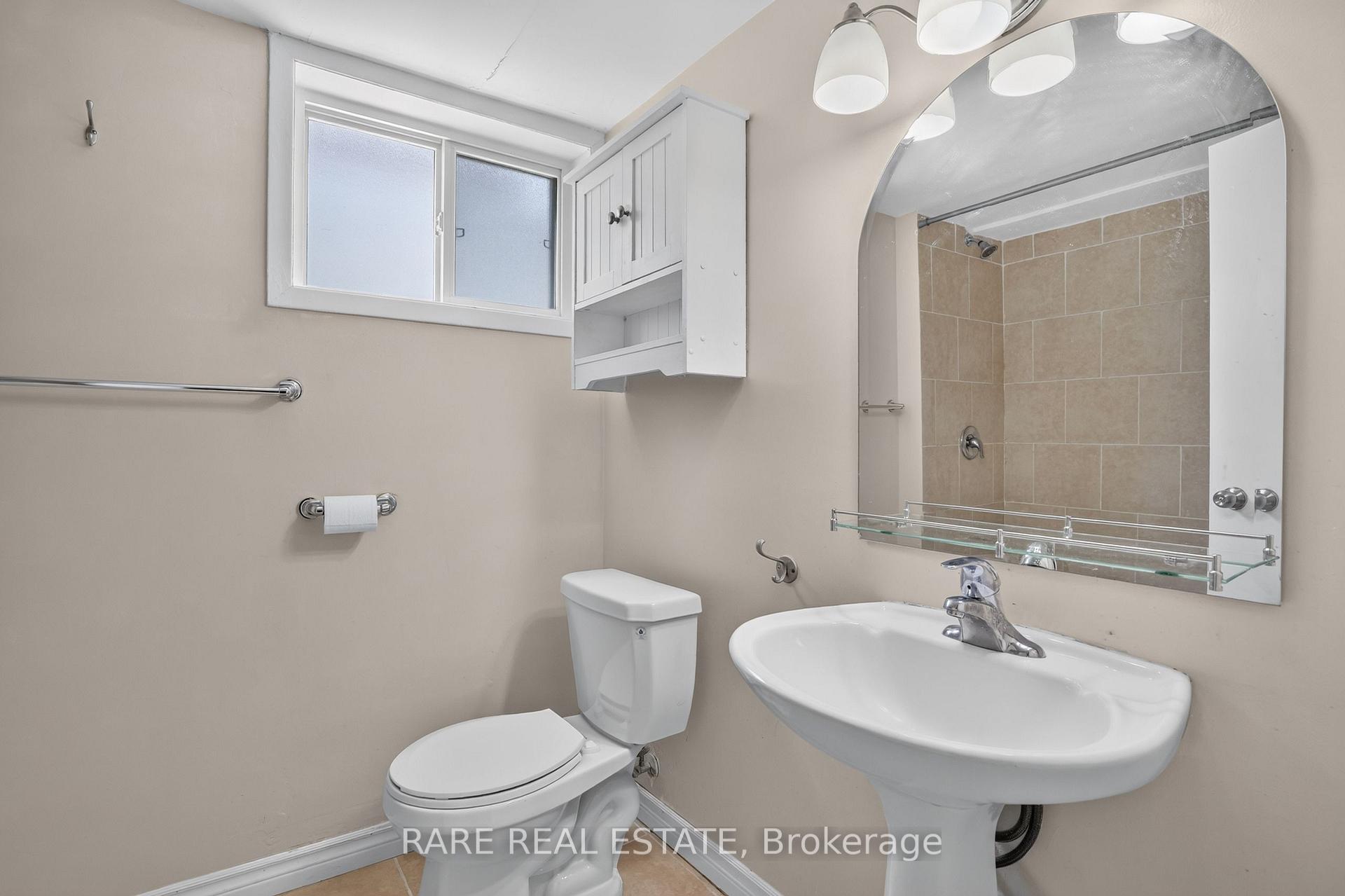 Photo 21 of 38 Lay Street, Barrie, Wellington — HOMEH