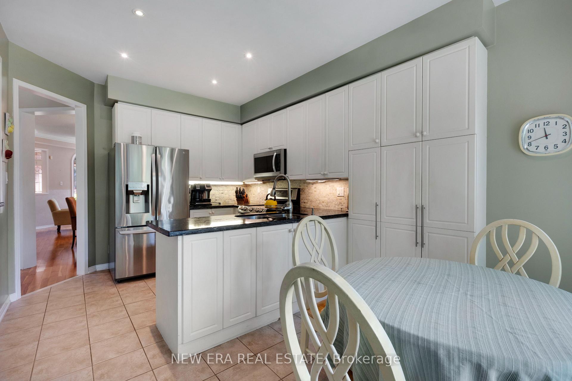 Photo 13 of 1798 Autumn Crescent, Pickering, Amberlea — HOMEH