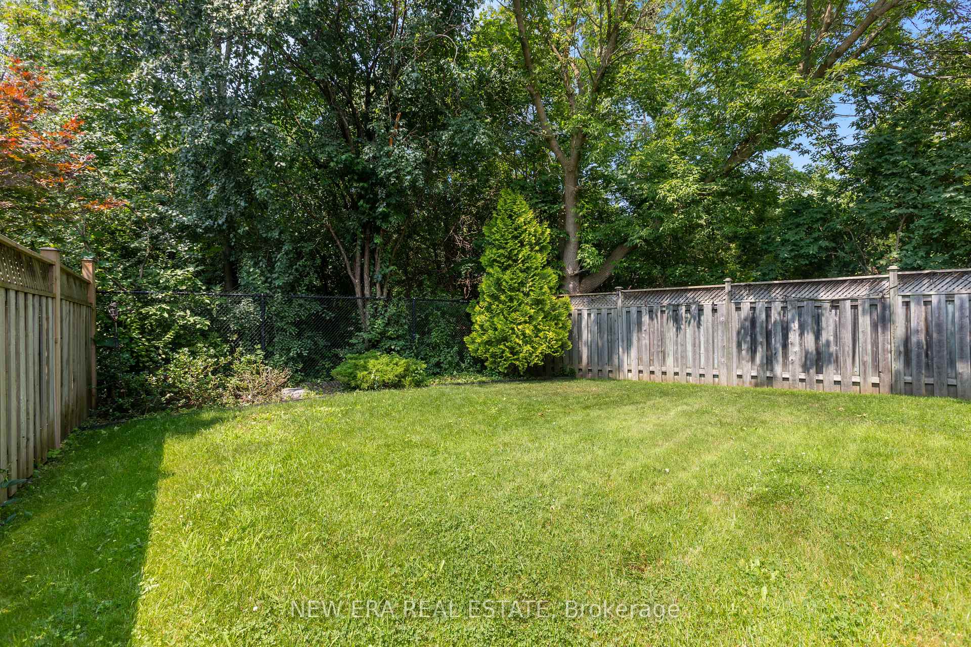 Photo 16 of 1798 Autumn Crescent, Pickering, Amberlea — HOMEH
