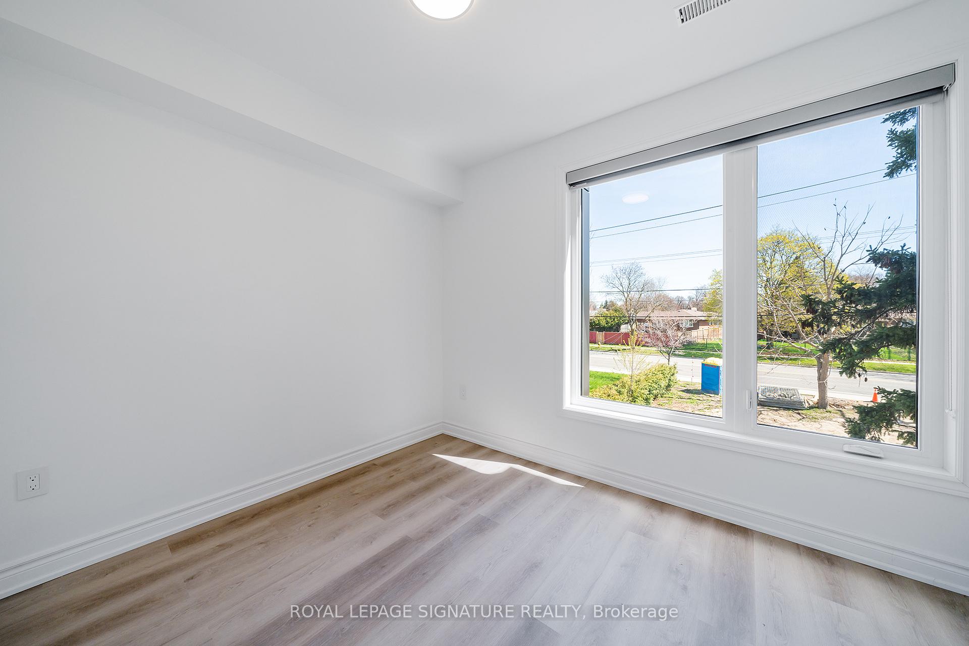 Photo 6 of Unit 3, 2052 Pharmacy Avenue, Scarborough, L'Amoreaux — HOMEH