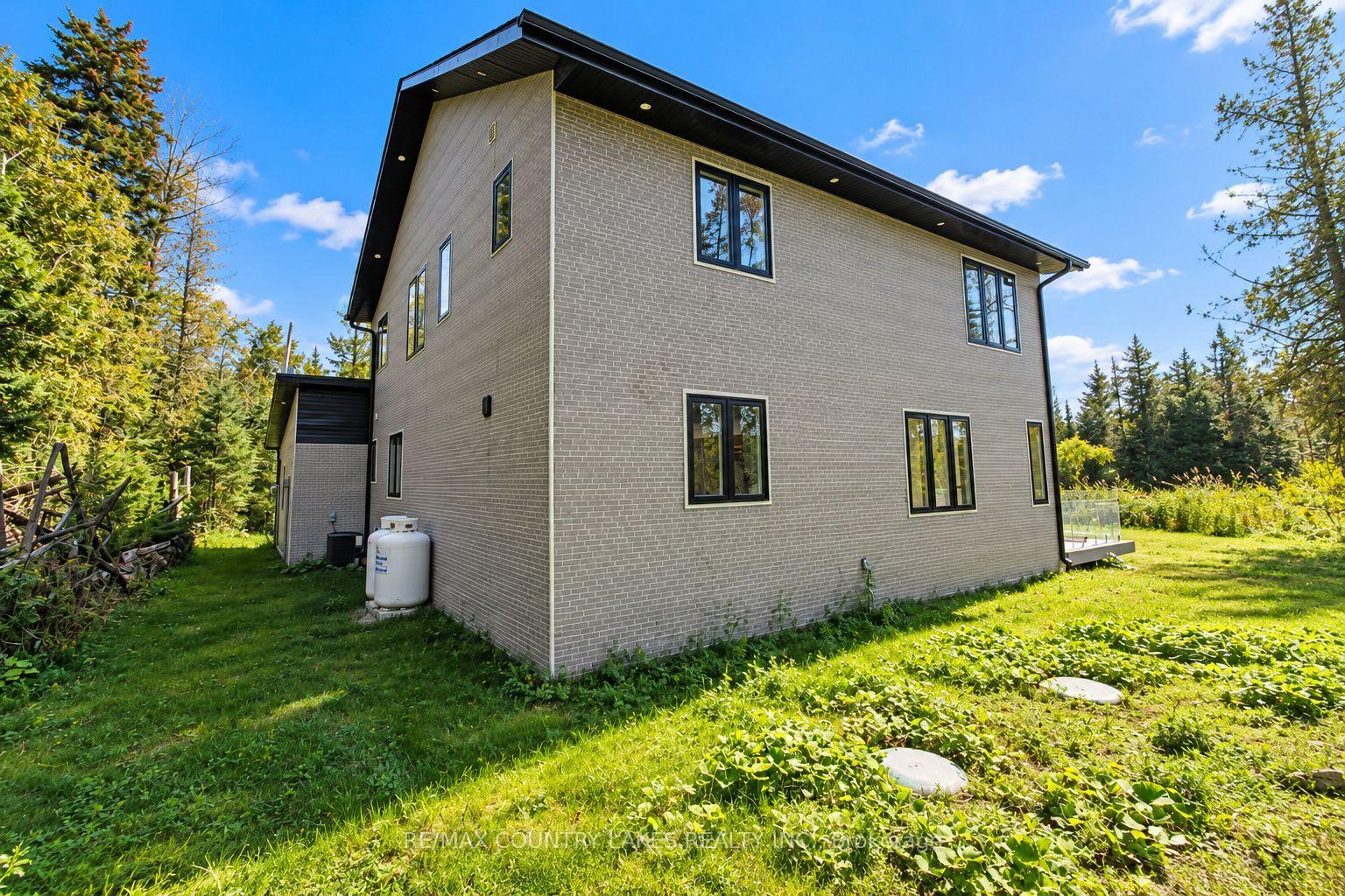 Photo 6 of 445 Martin's Road, Kawartha Lakes, Verulam — HOMEH