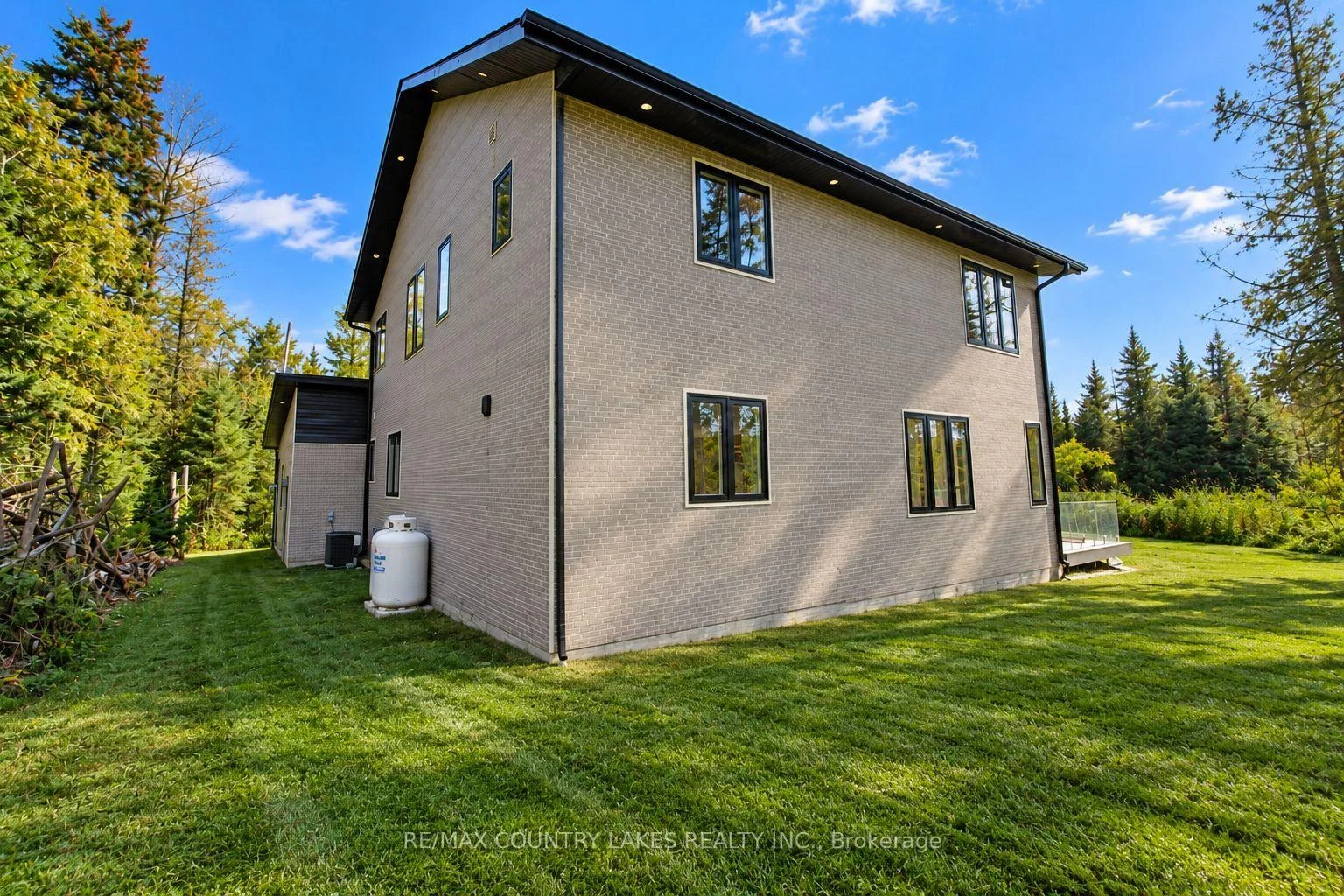 Photo 9 of 445 Martin's Road, Kawartha Lakes, Verulam — HOMEH