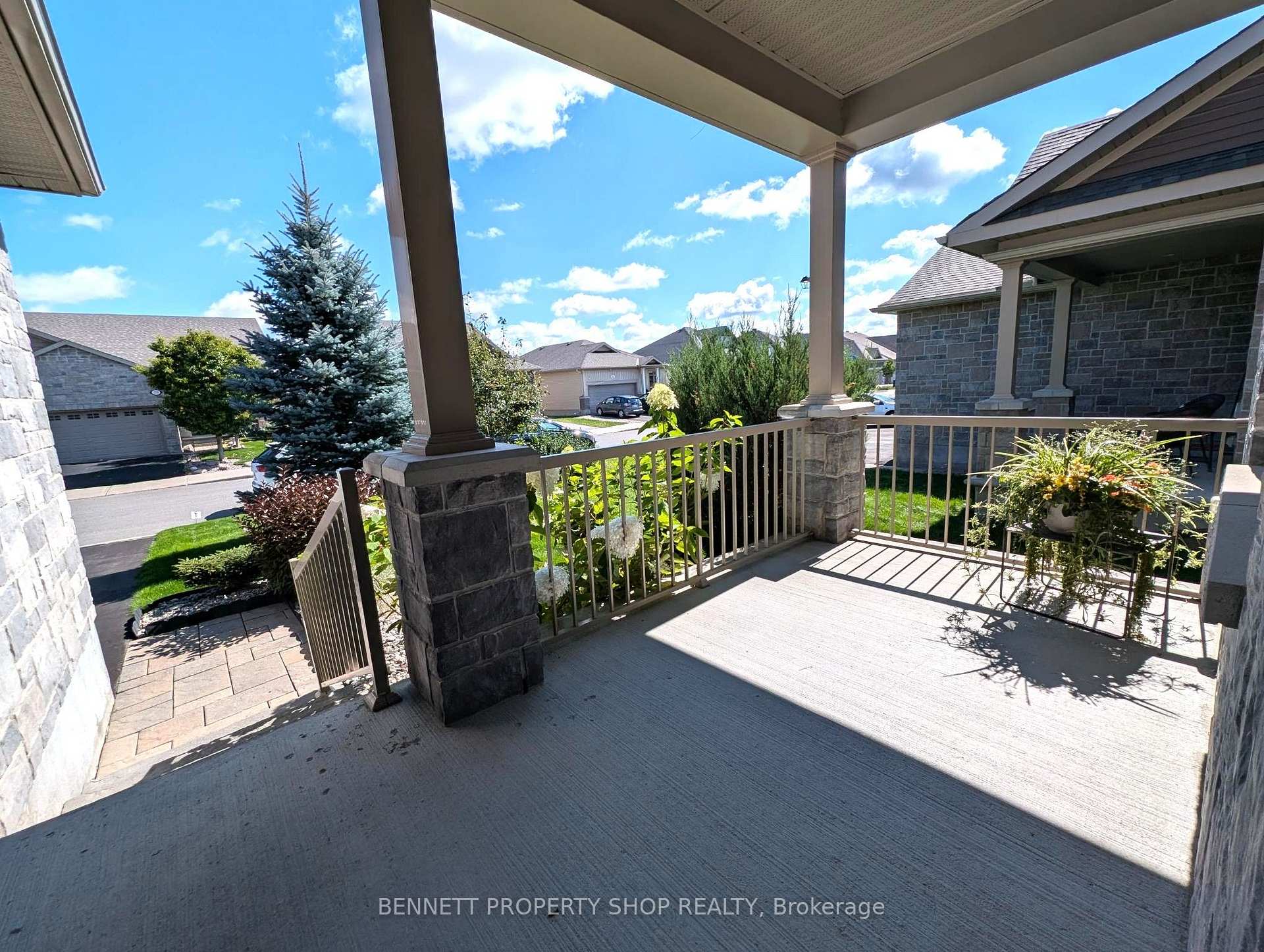 Photo 4 of 259 Shinny Avenue, Ottawa, Kanata - Emerald Meadows/Trailwest — HOMEH