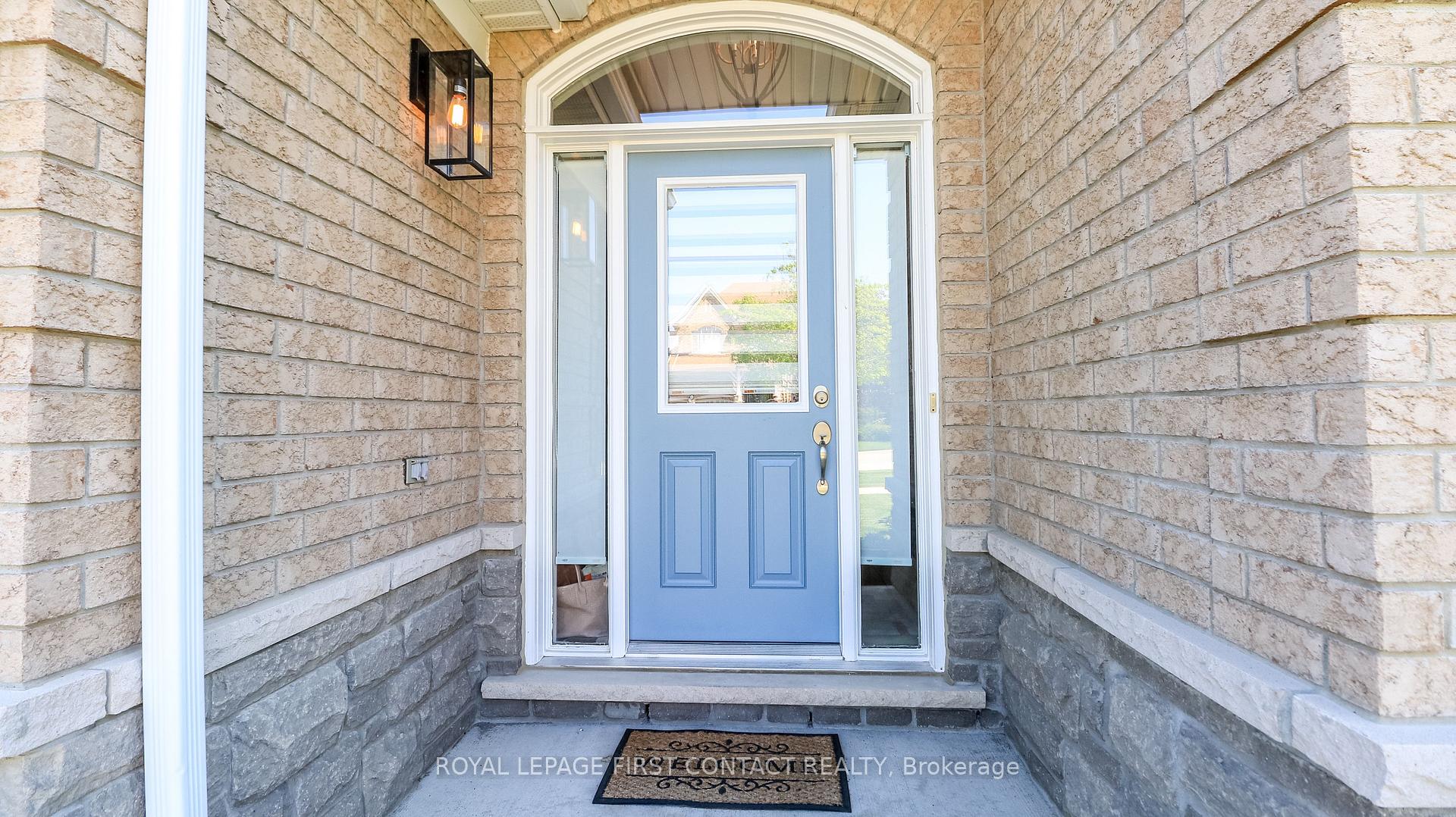 Photo 3 of 33 Tamarack Trail, Barrie, Bayshore — HOMEH