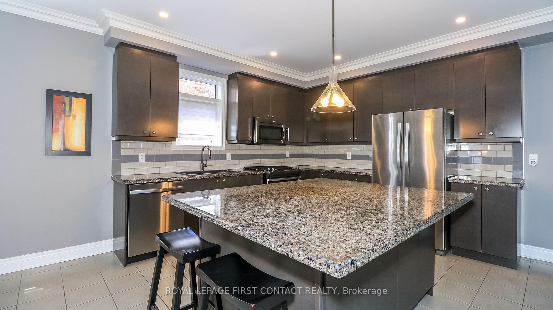 Photo 11 of 33 Tamarack Trail, Barrie, Bayshore — HOMEH