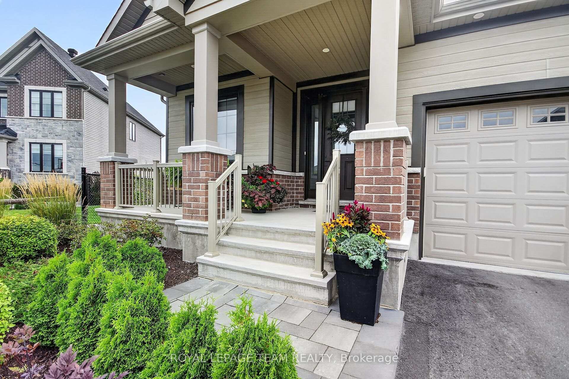 Photo 4 of 725 Coast Circle, Ottawa, Mahogany Community — HOMEH