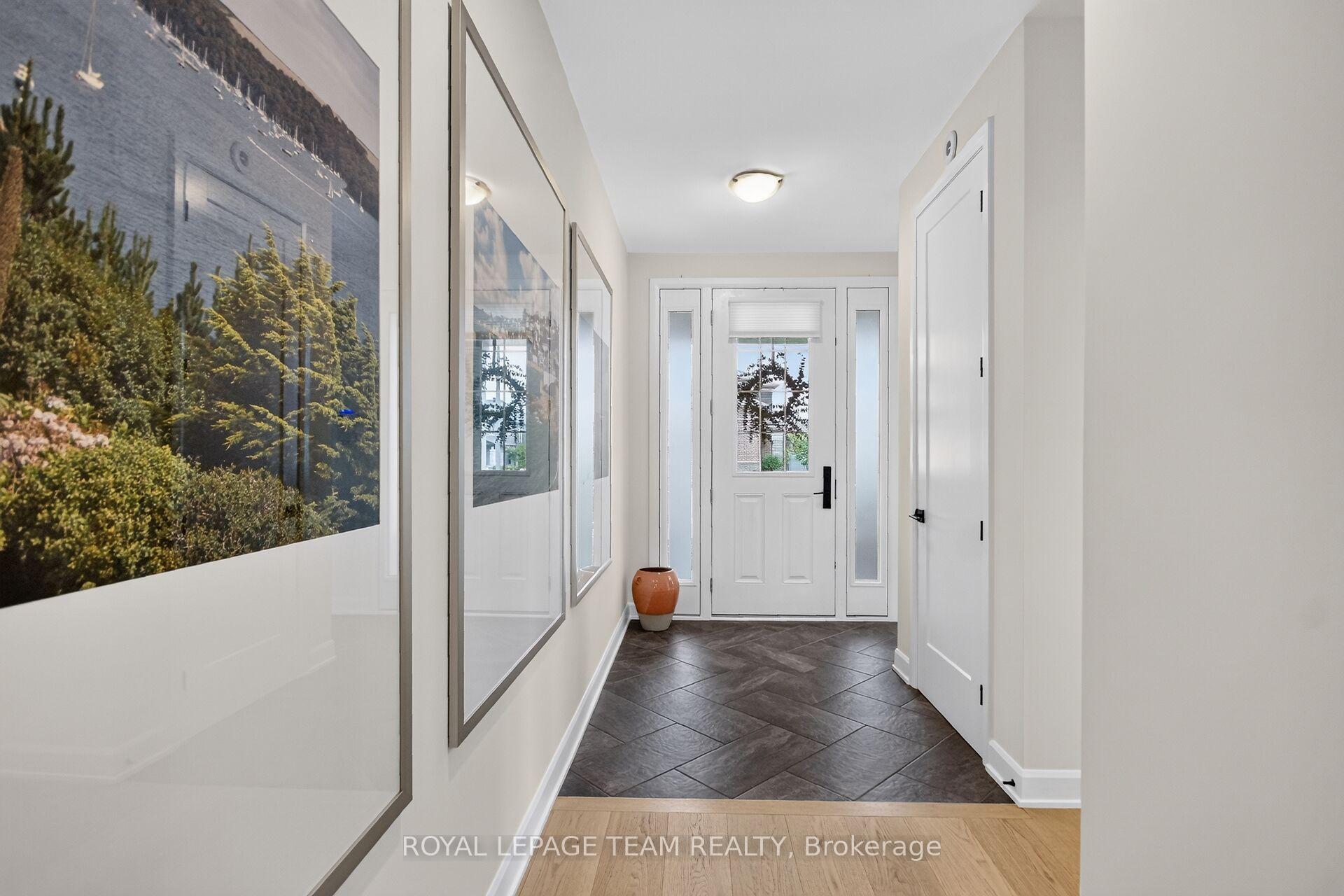 Photo 6 of 725 Coast Circle, Ottawa, Mahogany Community — HOMEH