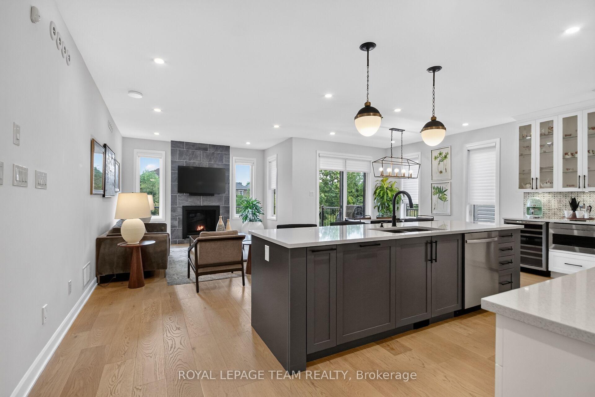 Photo 10 of 725 Coast Circle, Ottawa, Mahogany Community — HOMEH