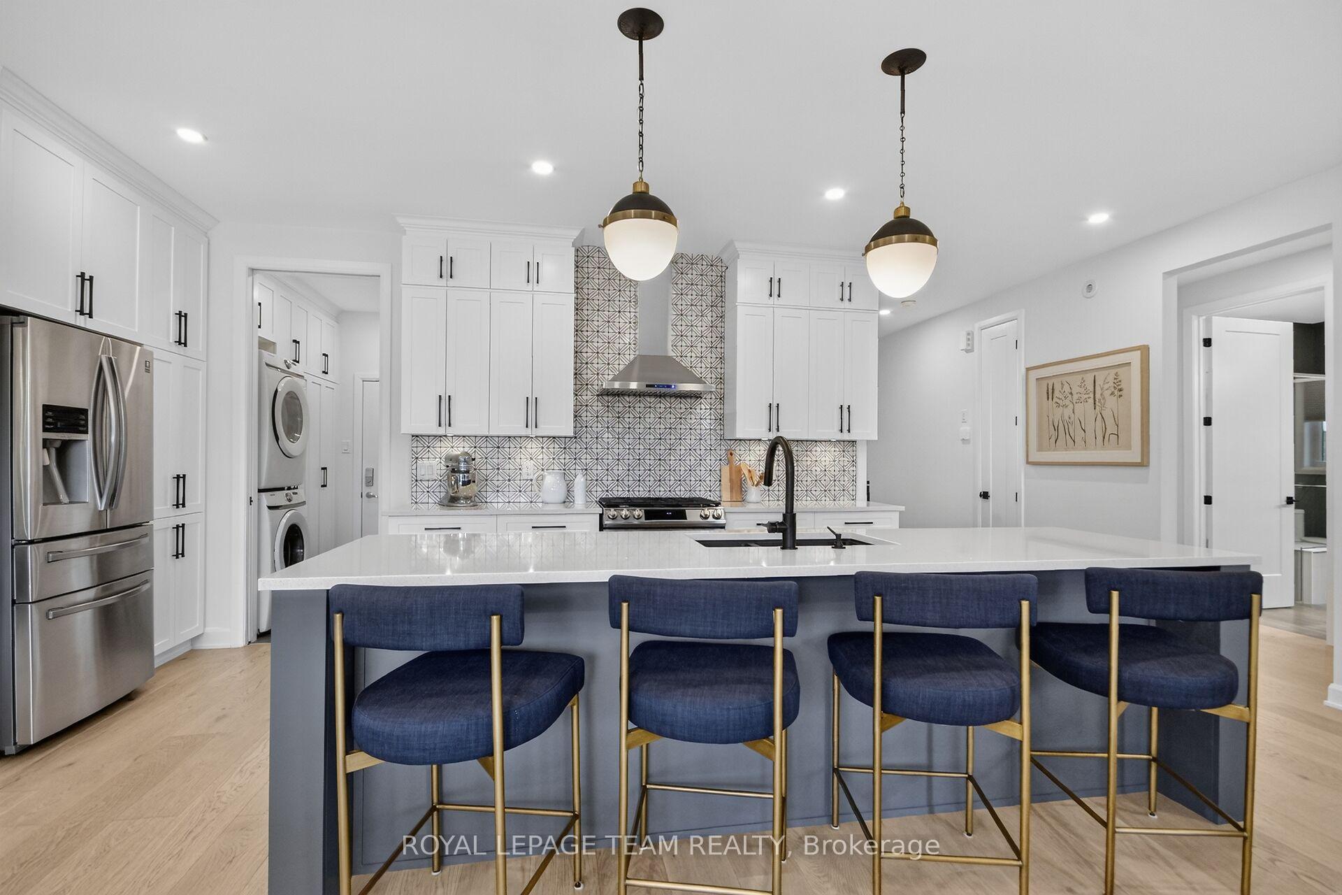 Photo 18 of 725 Coast Circle, Ottawa, Mahogany Community — HOMEH
