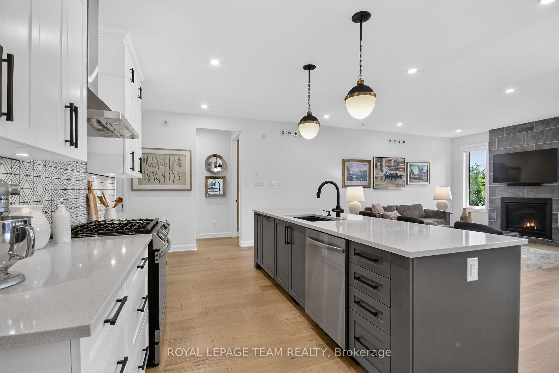 Photo 20 of 725 Coast Circle, Ottawa, Mahogany Community — HOMEH