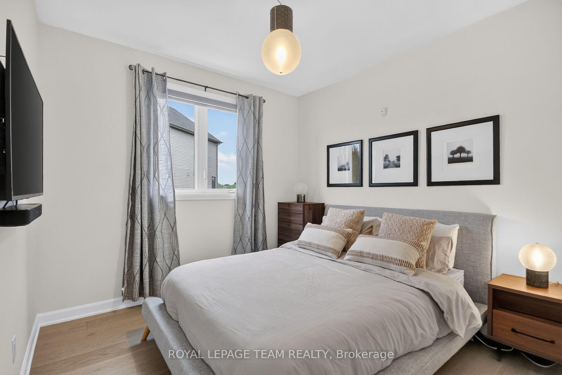 Photo 31 of 725 Coast Circle, Ottawa, Mahogany Community — HOMEH
