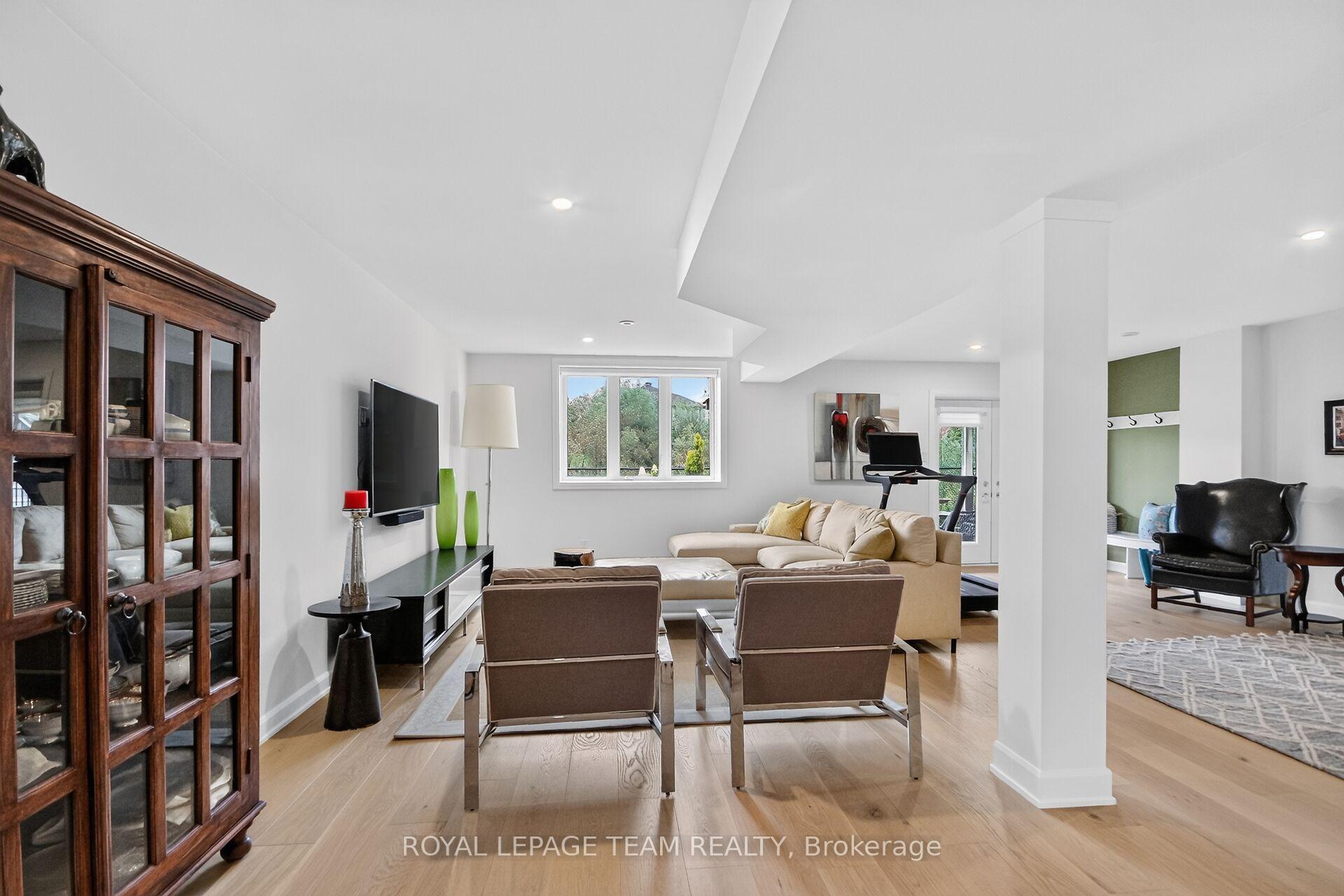 Photo 36 of 725 Coast Circle, Ottawa, Mahogany Community — HOMEH